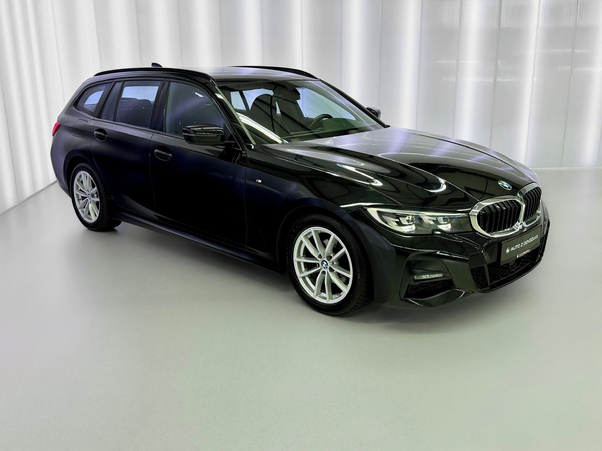 BMW Řada 3, 320d xDrive M-PAKET, ALCANTARA - fotka 4