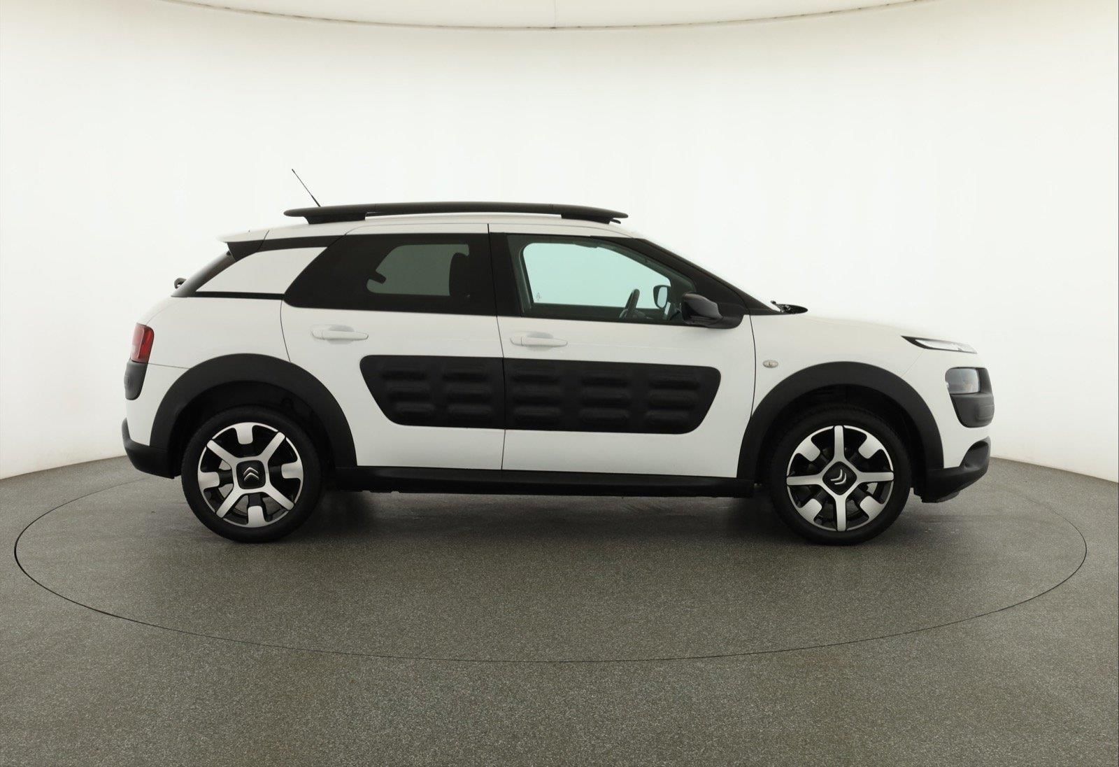 Citroën C4 Cactus, 1.6 BlueHDi, Serv.kniha, Navi - fotka 6