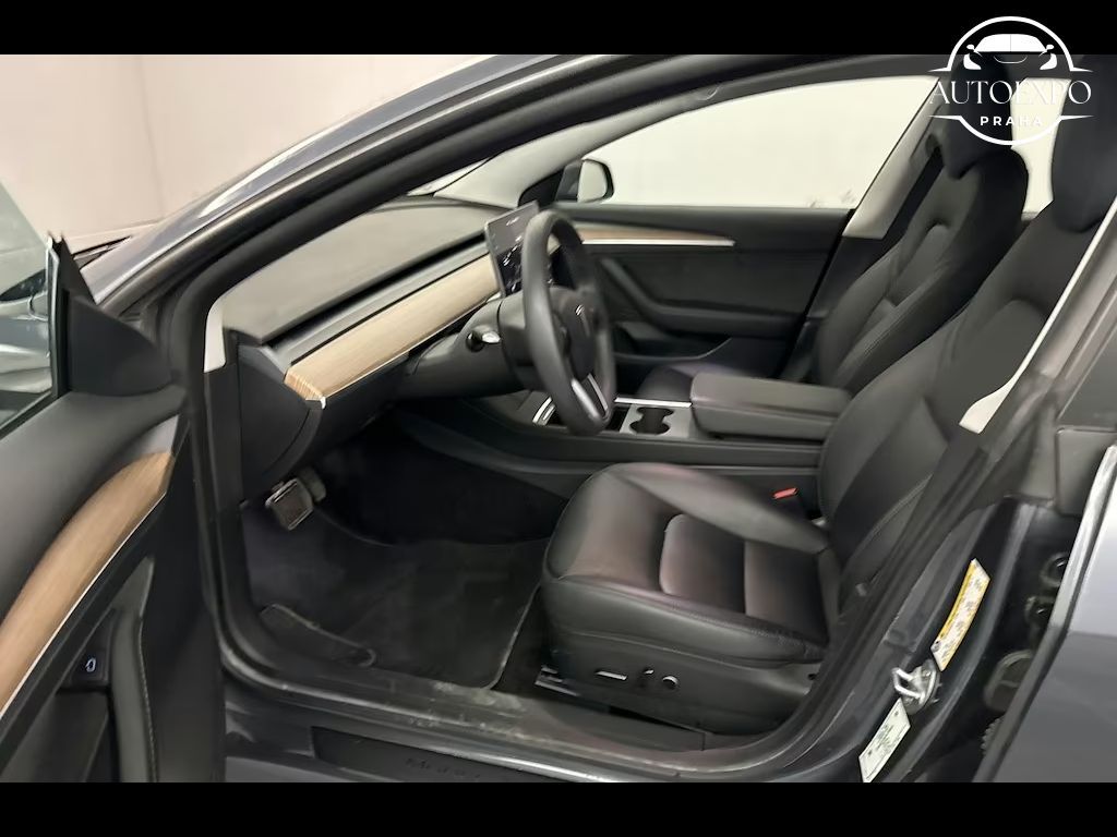 Tesla Model 3, Long Range Dual AWD - fotka 5