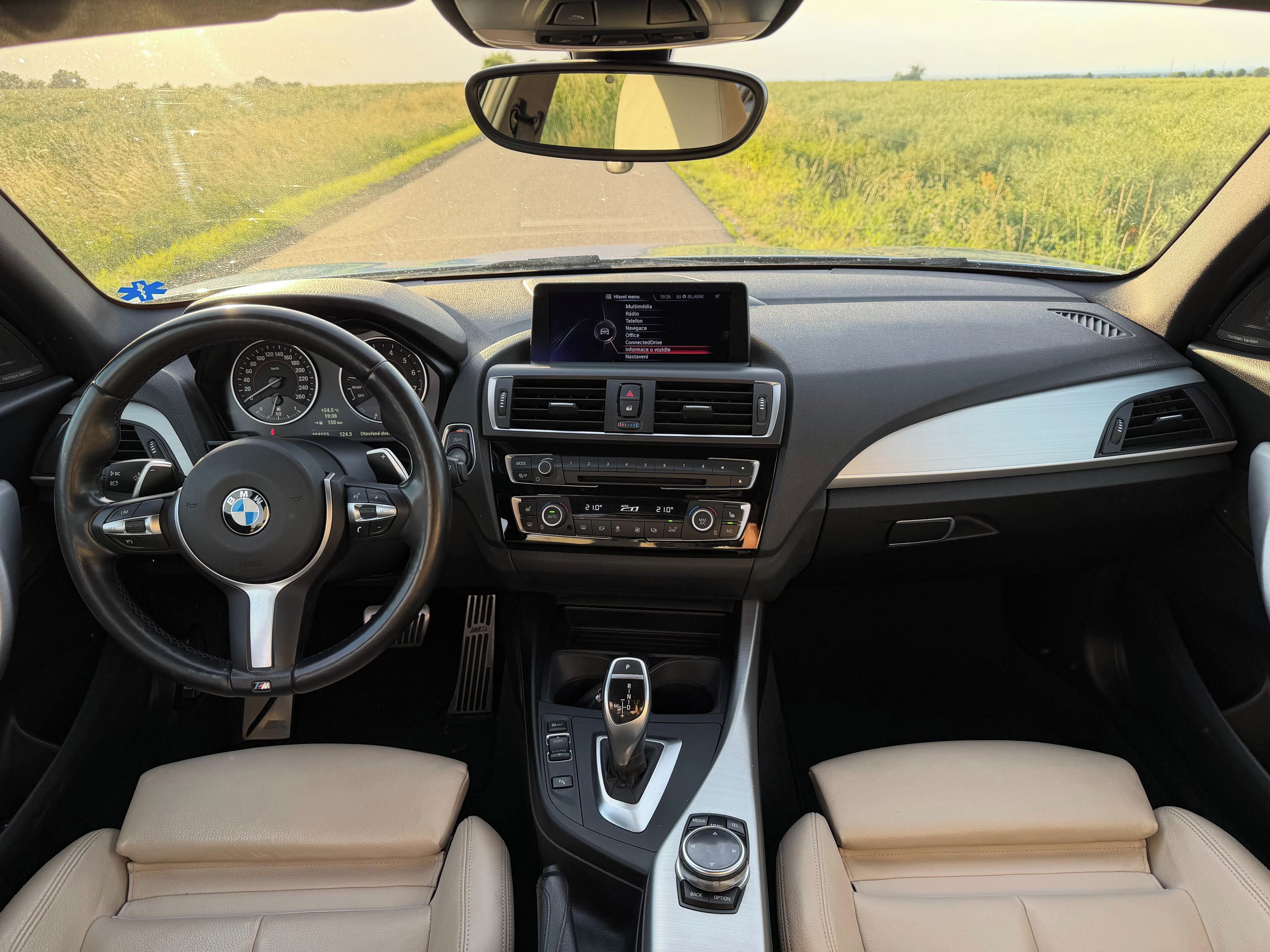 BMW Řada 1, M135i 240 kw xDrive CZ - fotka 5