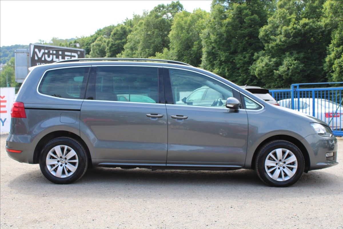 Volkswagen Sharan, 2,0 TDI  4x4,7MÍST,TAŽNÉ - fotka 4