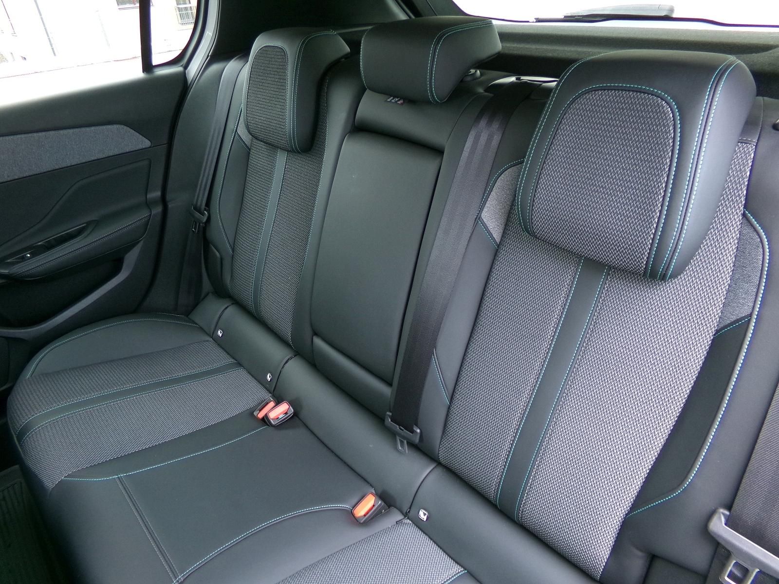 Peugeot 308, ALLURE PACK 1.2 PureTech 96kW - fotka 6