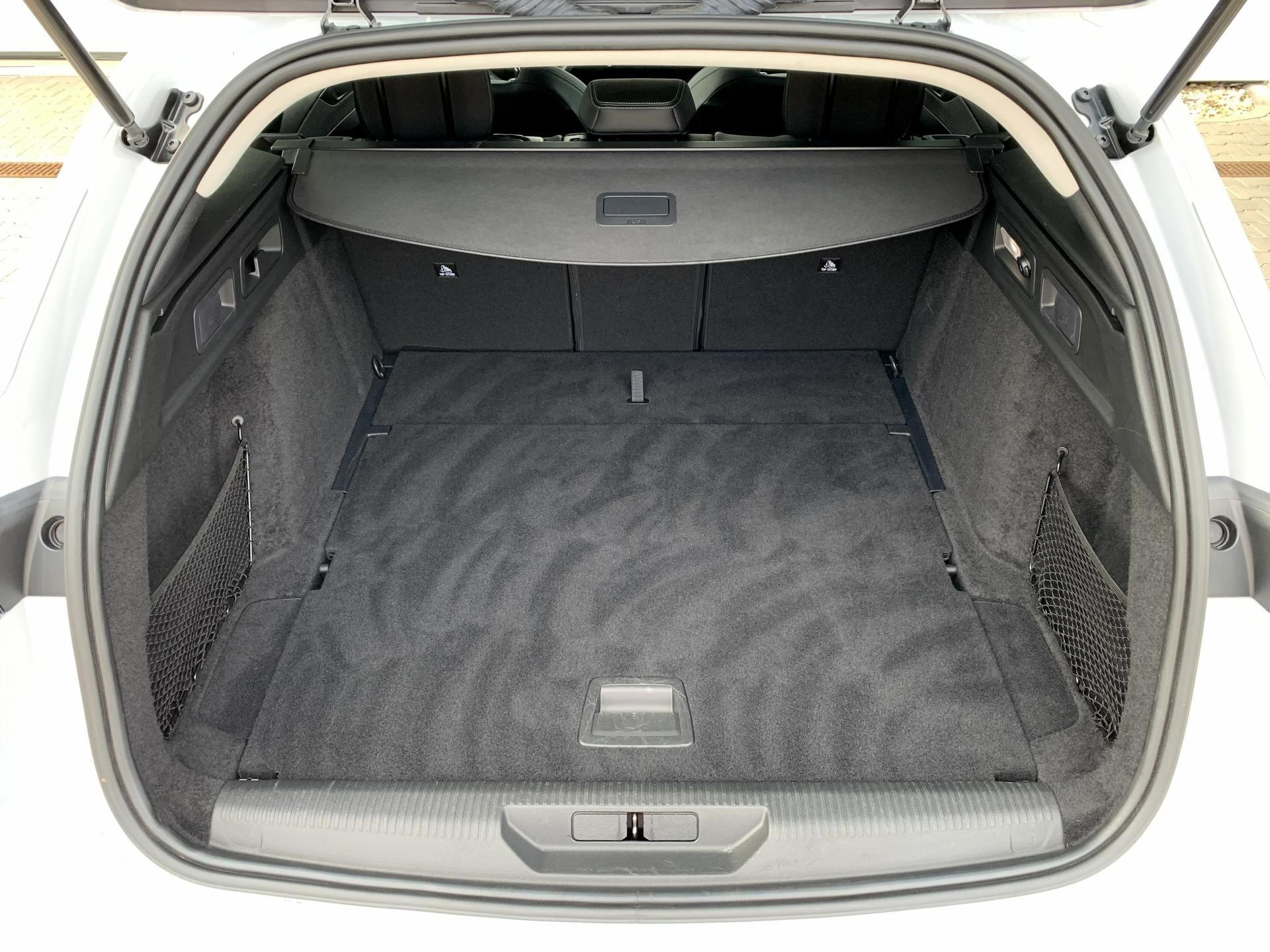 Peugeot 308, SW ALLURE+ 1.5 BHDi 96kW AT8 - fotka 5