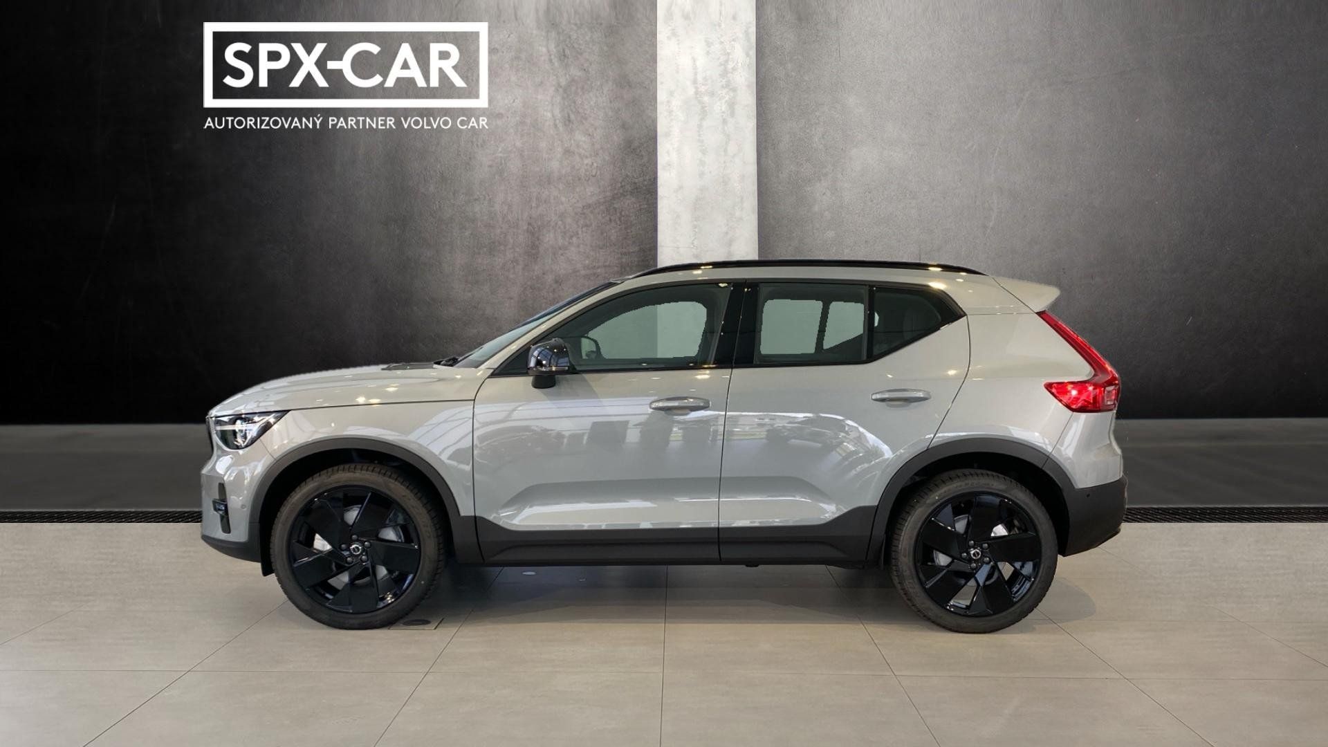 Volvo XC40, PLUS BLACK EDITION, B4 FWD, 14 - fotka 3