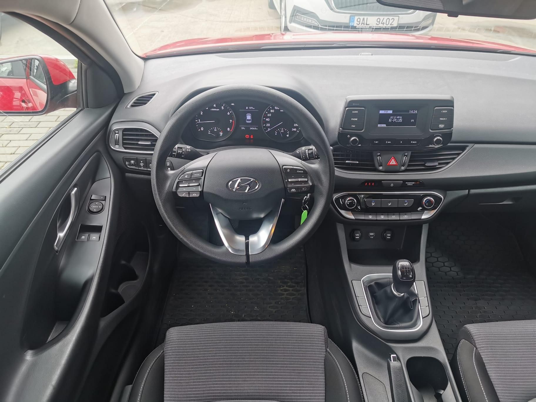 Hyundai i30, 1,5DPi 81kW, ČR, 1.MAJ - fotka 3