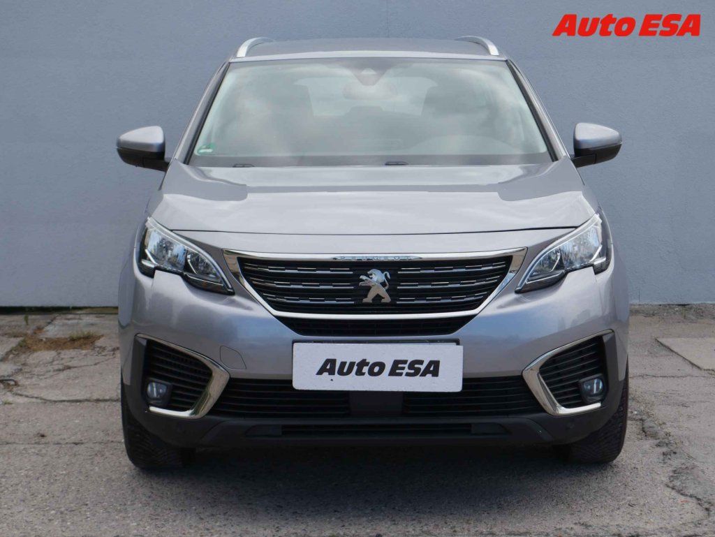 Peugeot 5008, 1.2PT,navi,autoAC - fotka 2