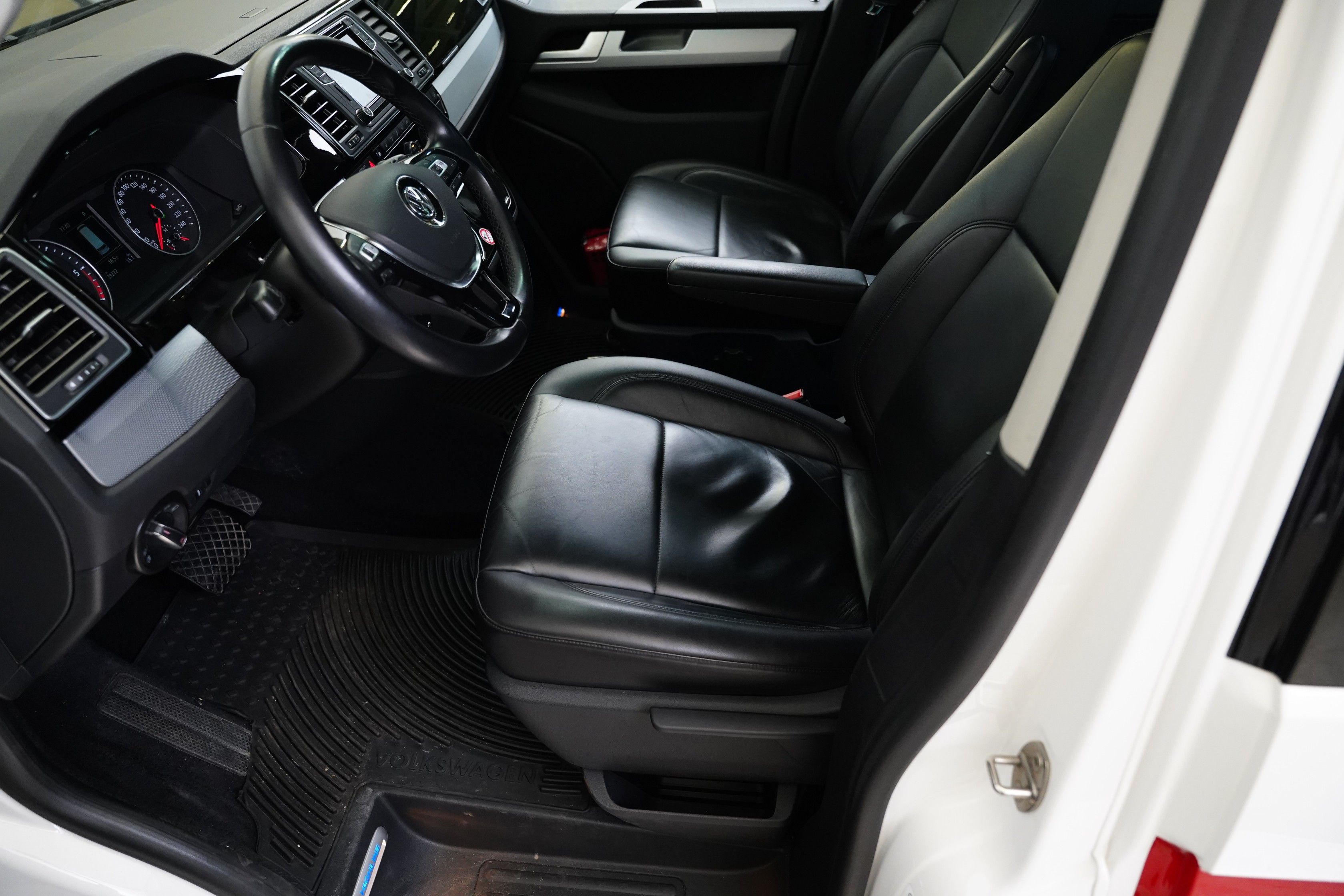 Volkswagen Caravelle, 2.0 TDI 146kW 4Motion Highline - fotka 6