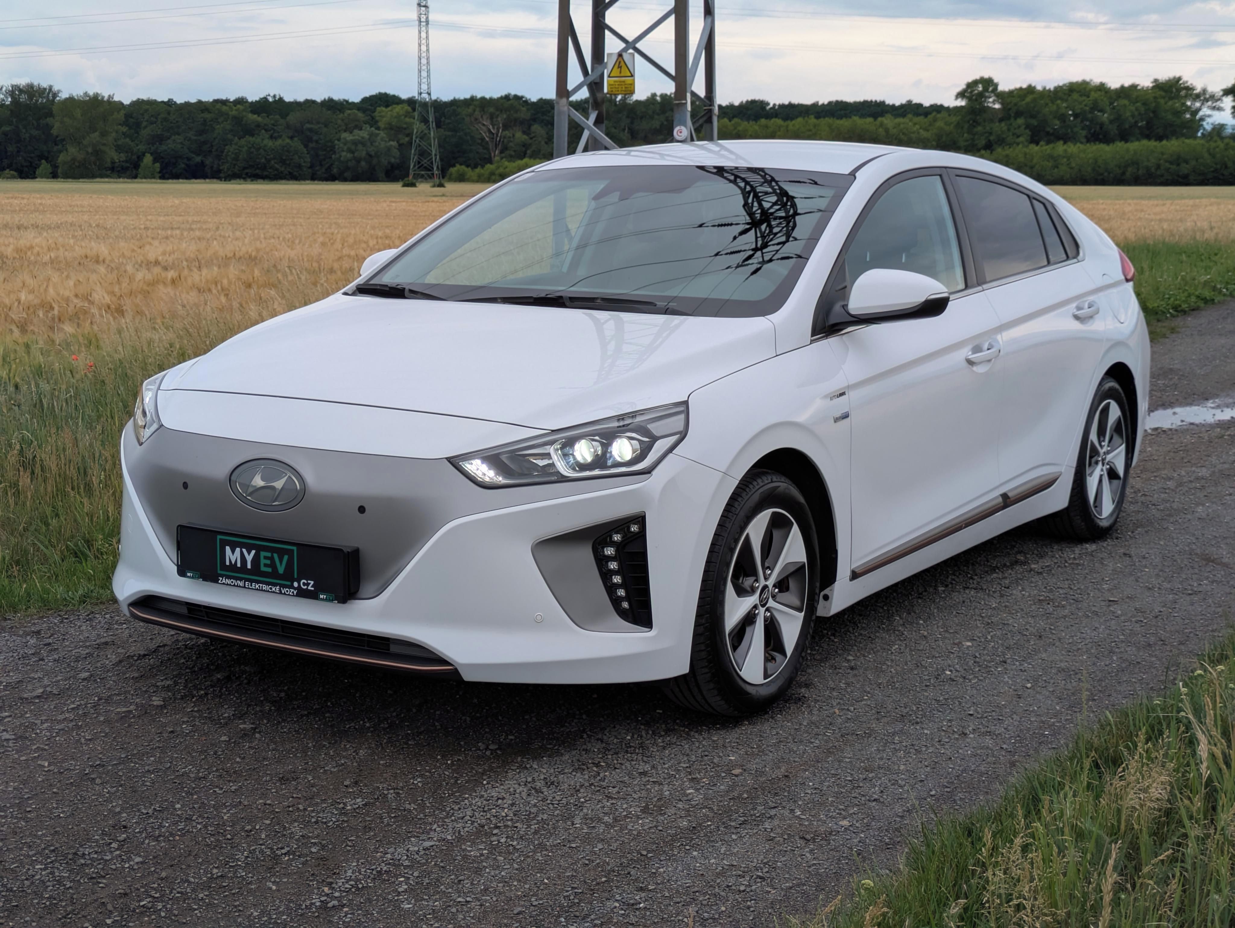 Hyundai Ioniq, 28kWh STYLE, PLNÝ SERVIS, 100% - fotka 3