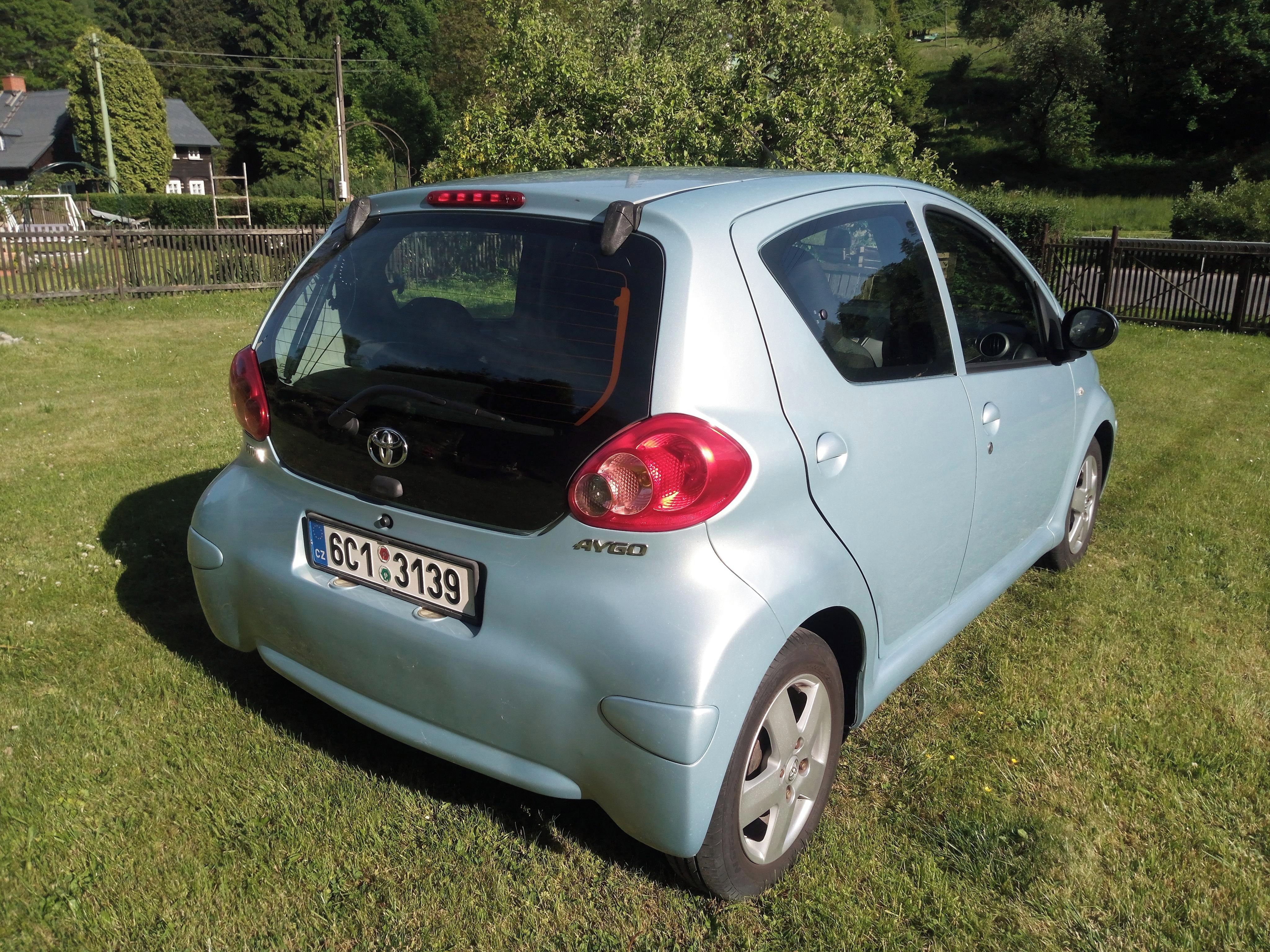 Toyota Aygo, 1,0 - moc pěkný stav - fotka 3