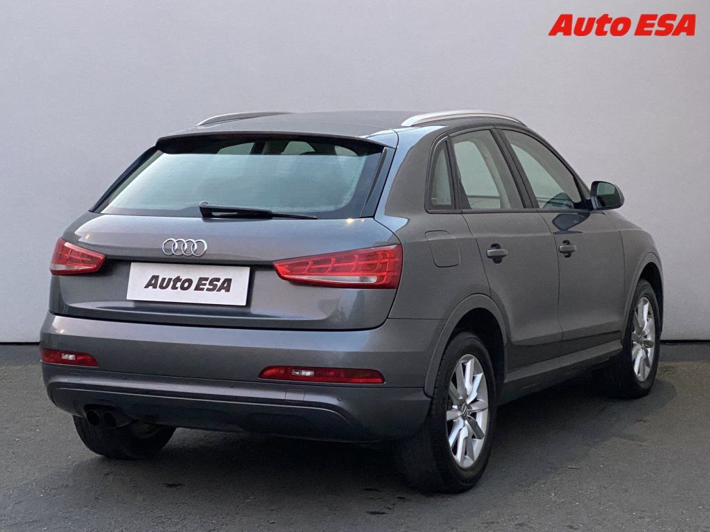 Audi Q3, 2.0 TDi,AC,výhřev sed. - fotka 4