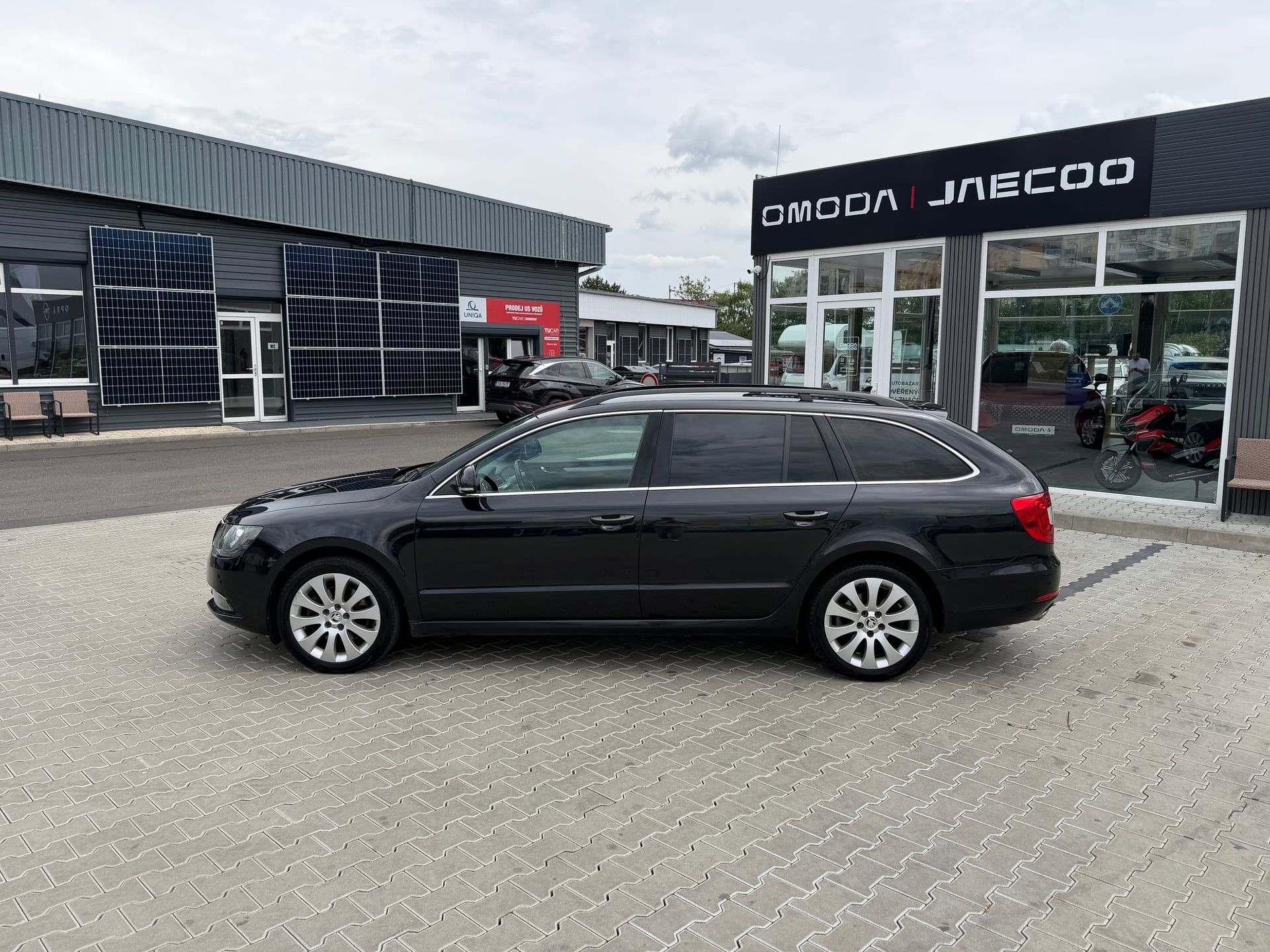 Škoda Superb, Combi/2.0TDI/4x4/DSG/Elegance - fotka 5