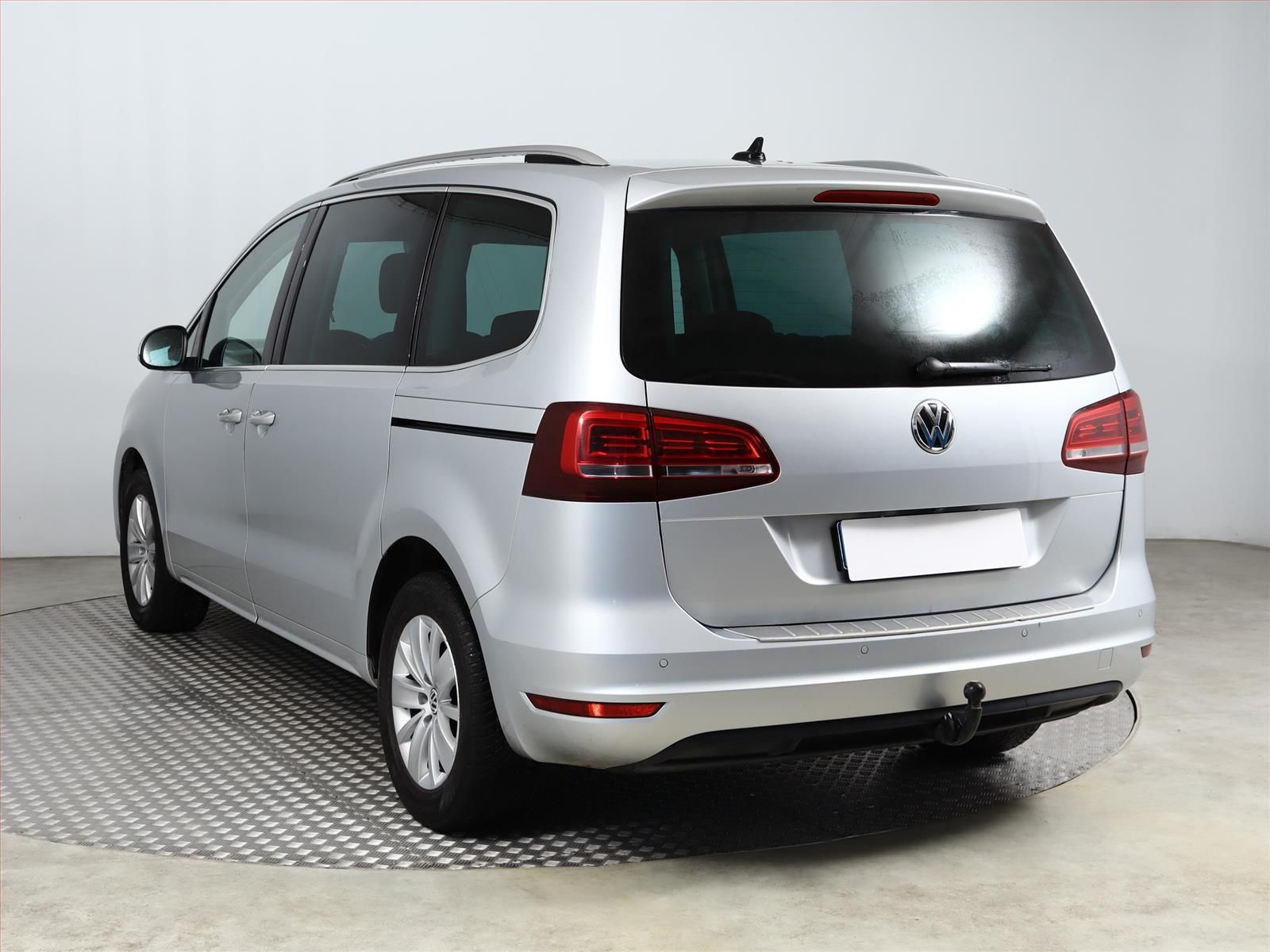 Volkswagen Sharan, 2.0 TDI, 4X4, Automat, 6 míst - fotka 4