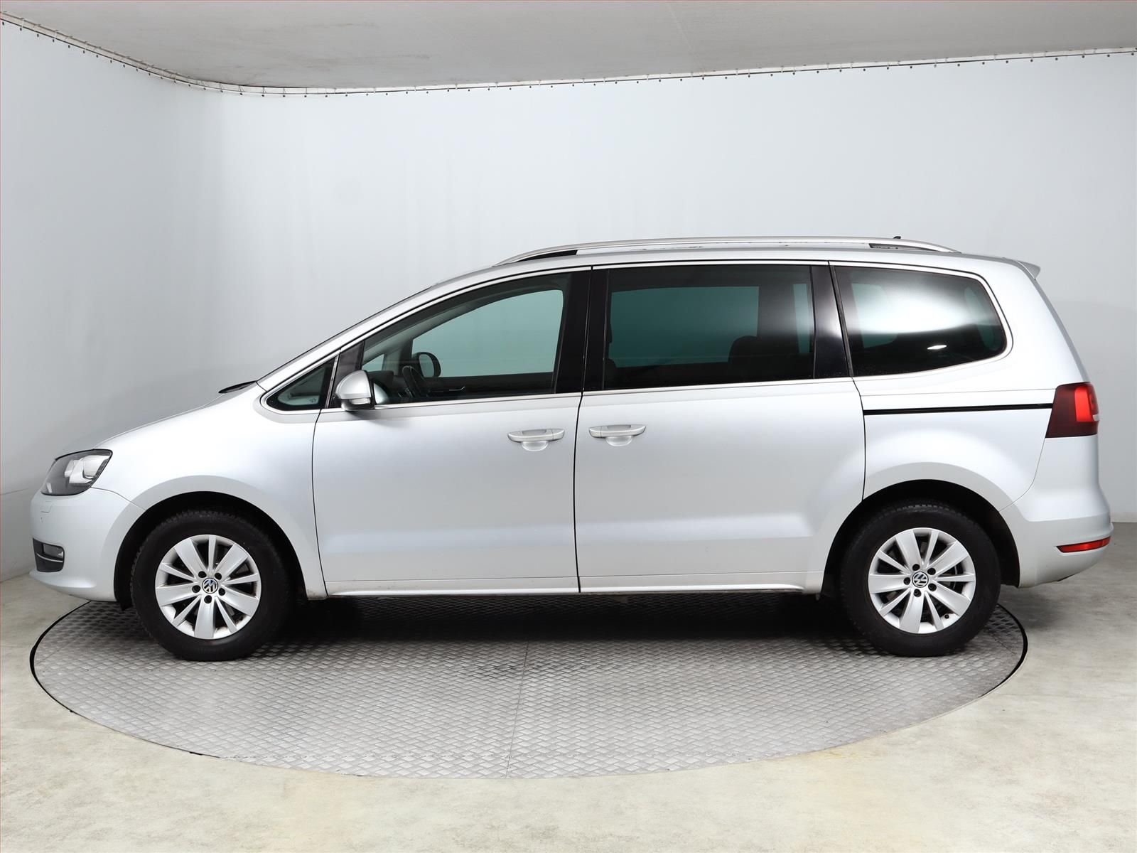 Volkswagen Sharan, 2.0 TDI, 4X4, Automat, 6 míst - fotka 3