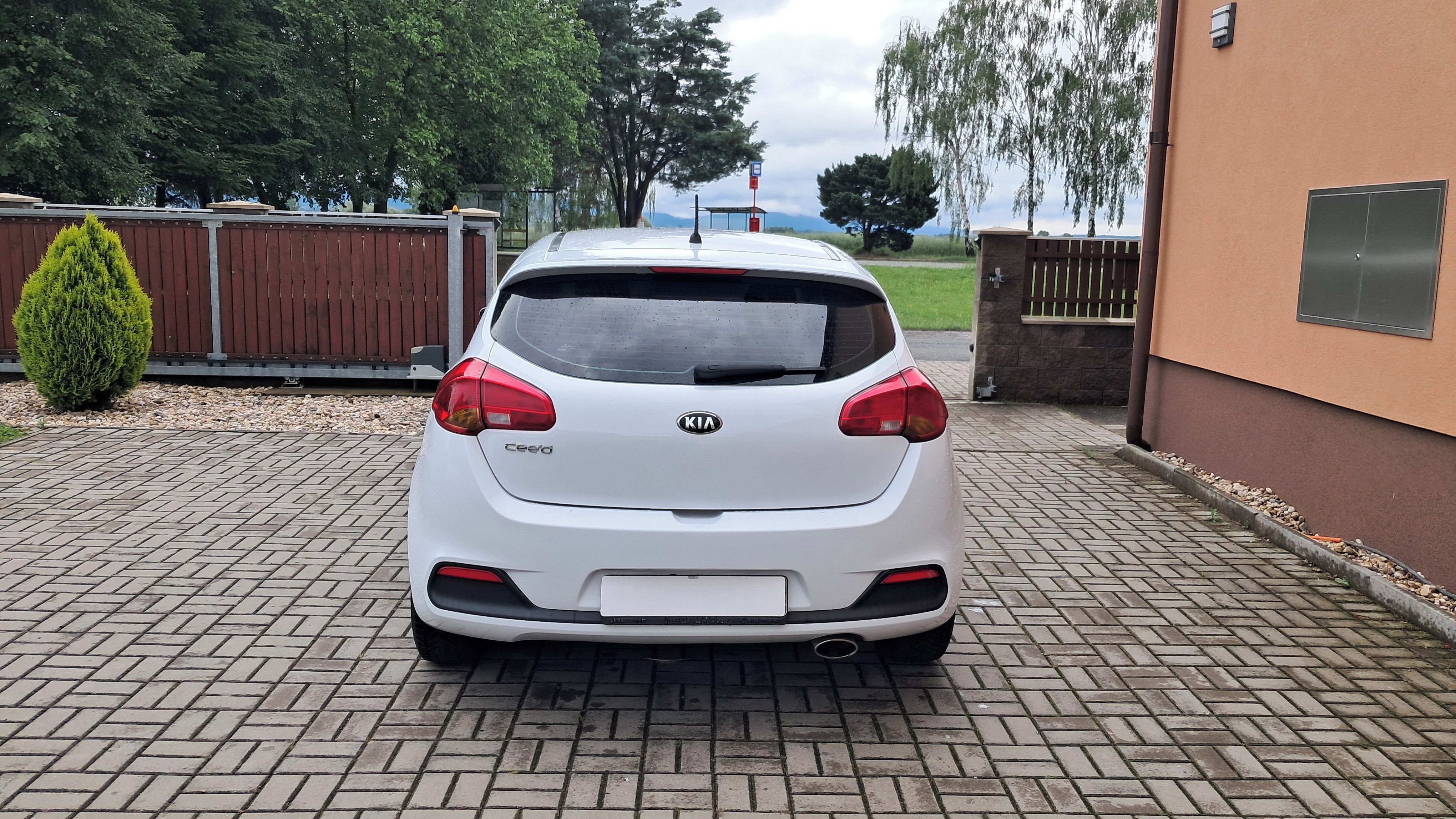 Kia Cee´d, 1.4i / 73KW ČR - fotka 5