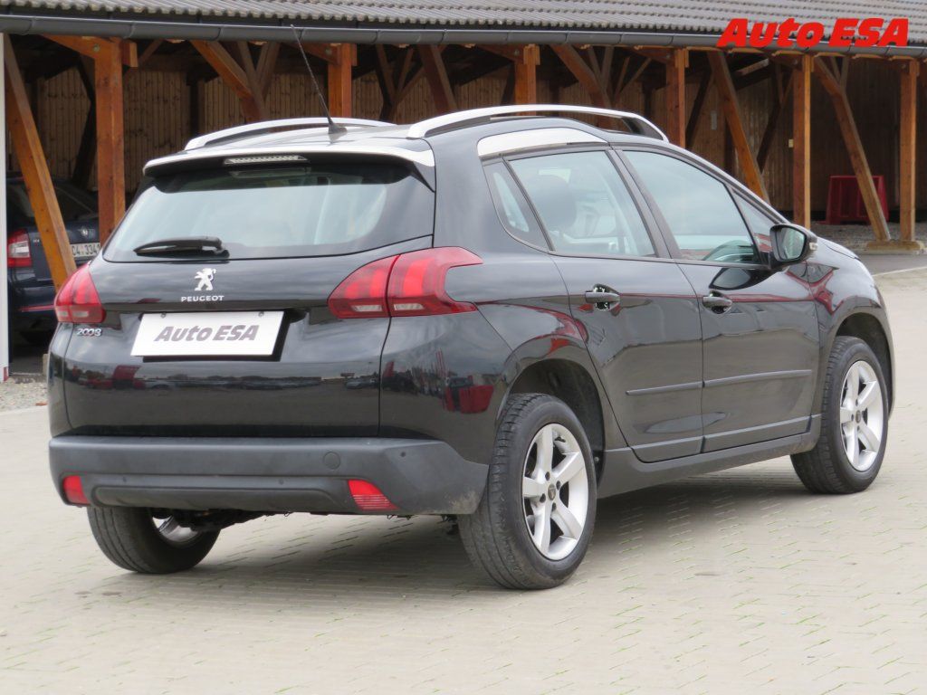 Peugeot 2008, 1.2PT,AC,tempo,park.čidla - fotka 4