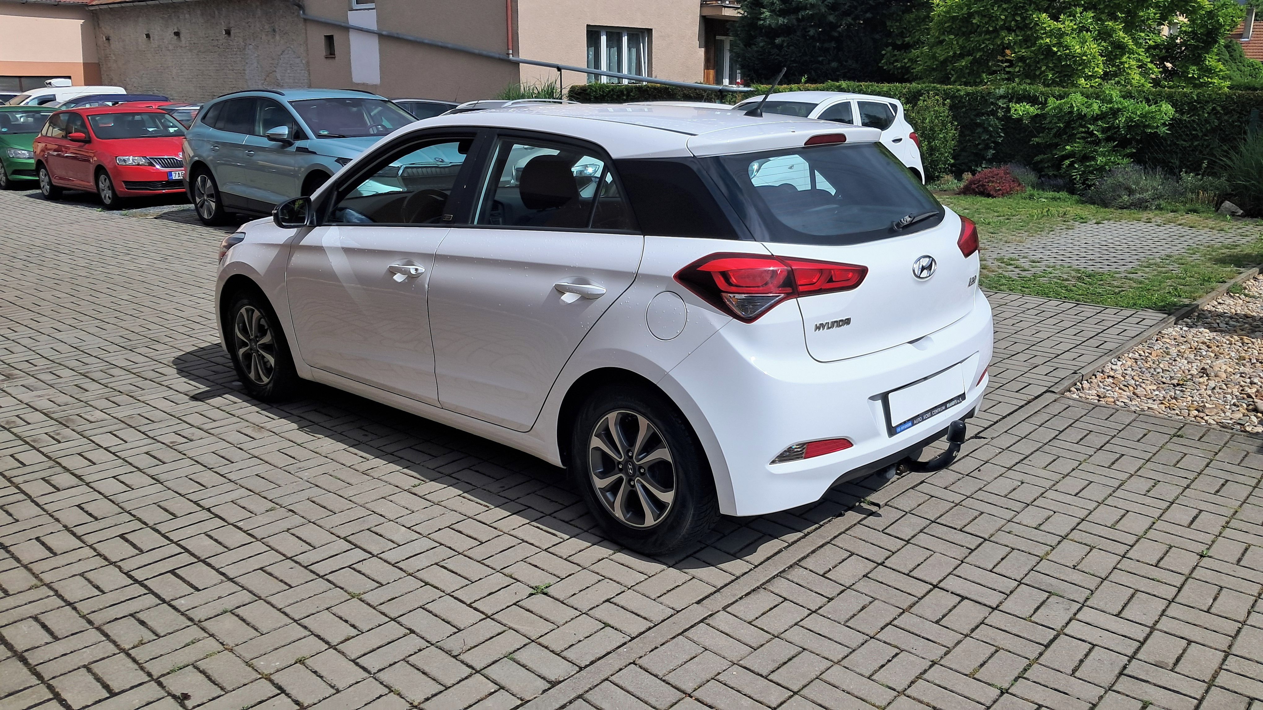 Hyundai i20, 1.2i / najeto 74 000 km - fotka 5
