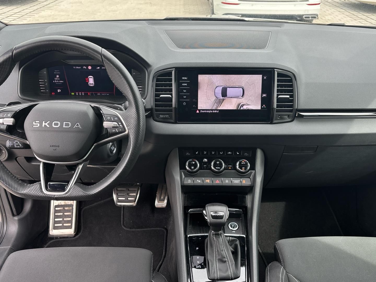 Škoda Karoq, 2.0 TDI / 110 kW SportLine DSG - fotka 5