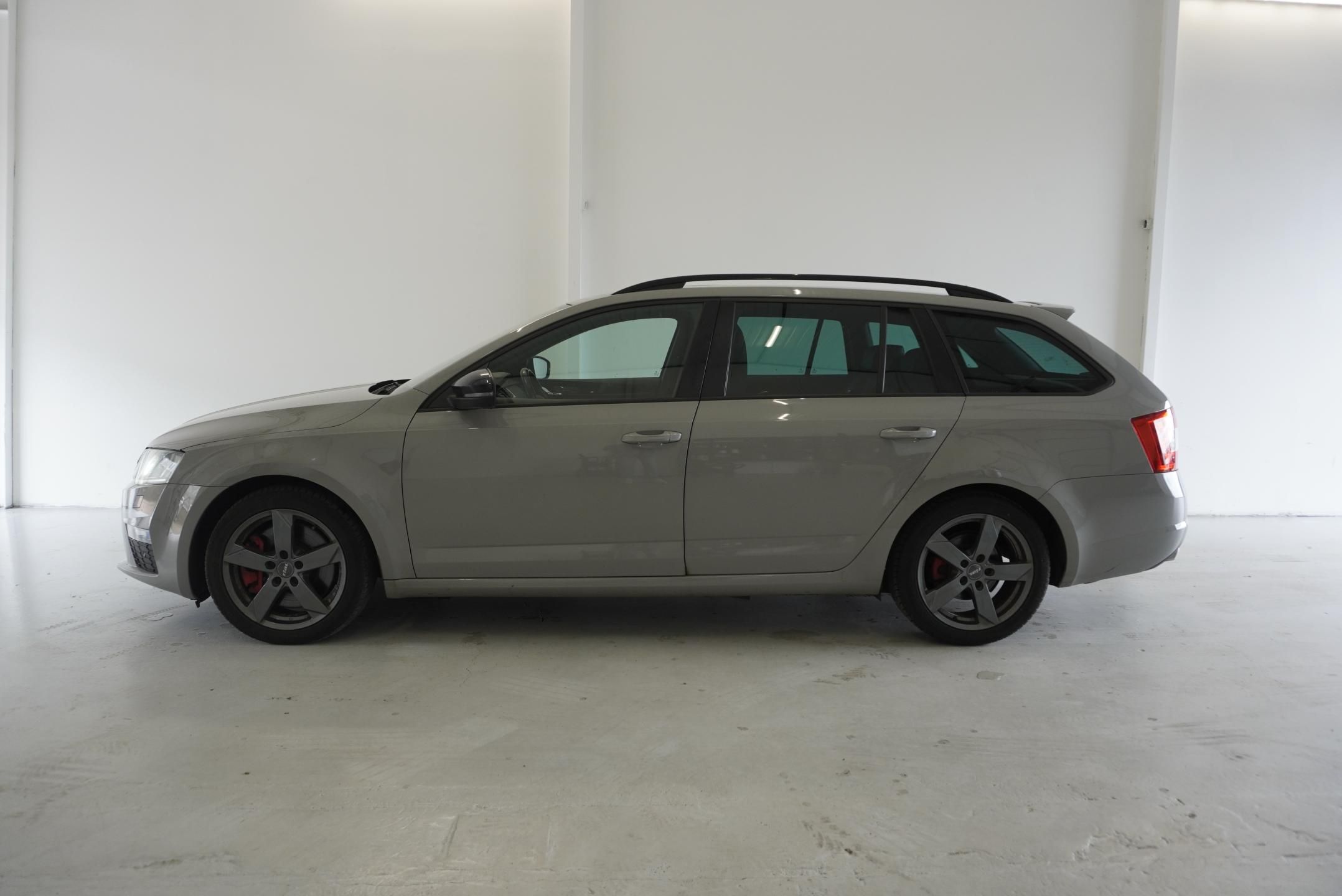 Škoda Octavia, RS 2.0 TDi 135 kW manuál přev. - fotka 4