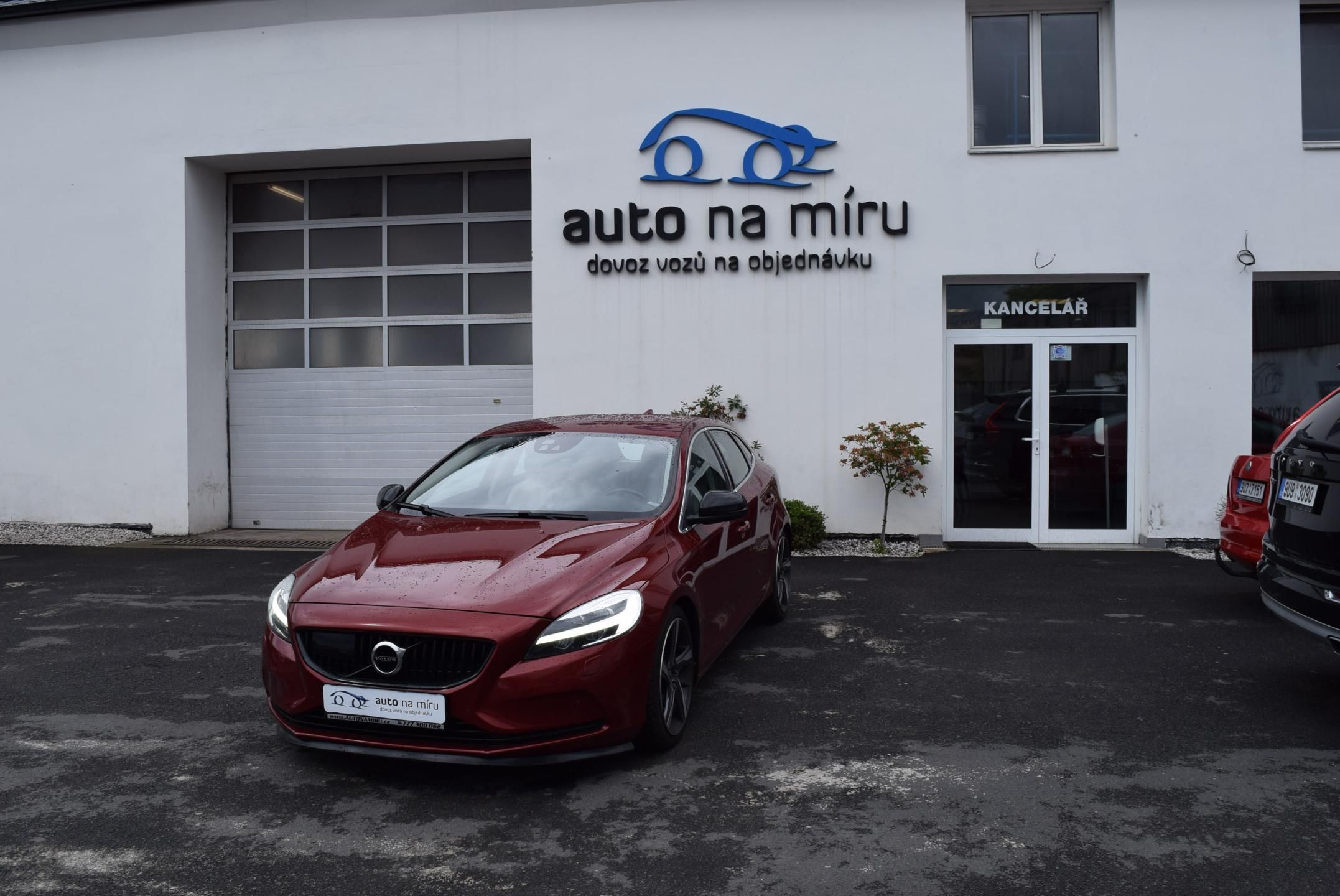 Volvo V40, 2.0i T2 90kw INSCRIPTION MANUÁ