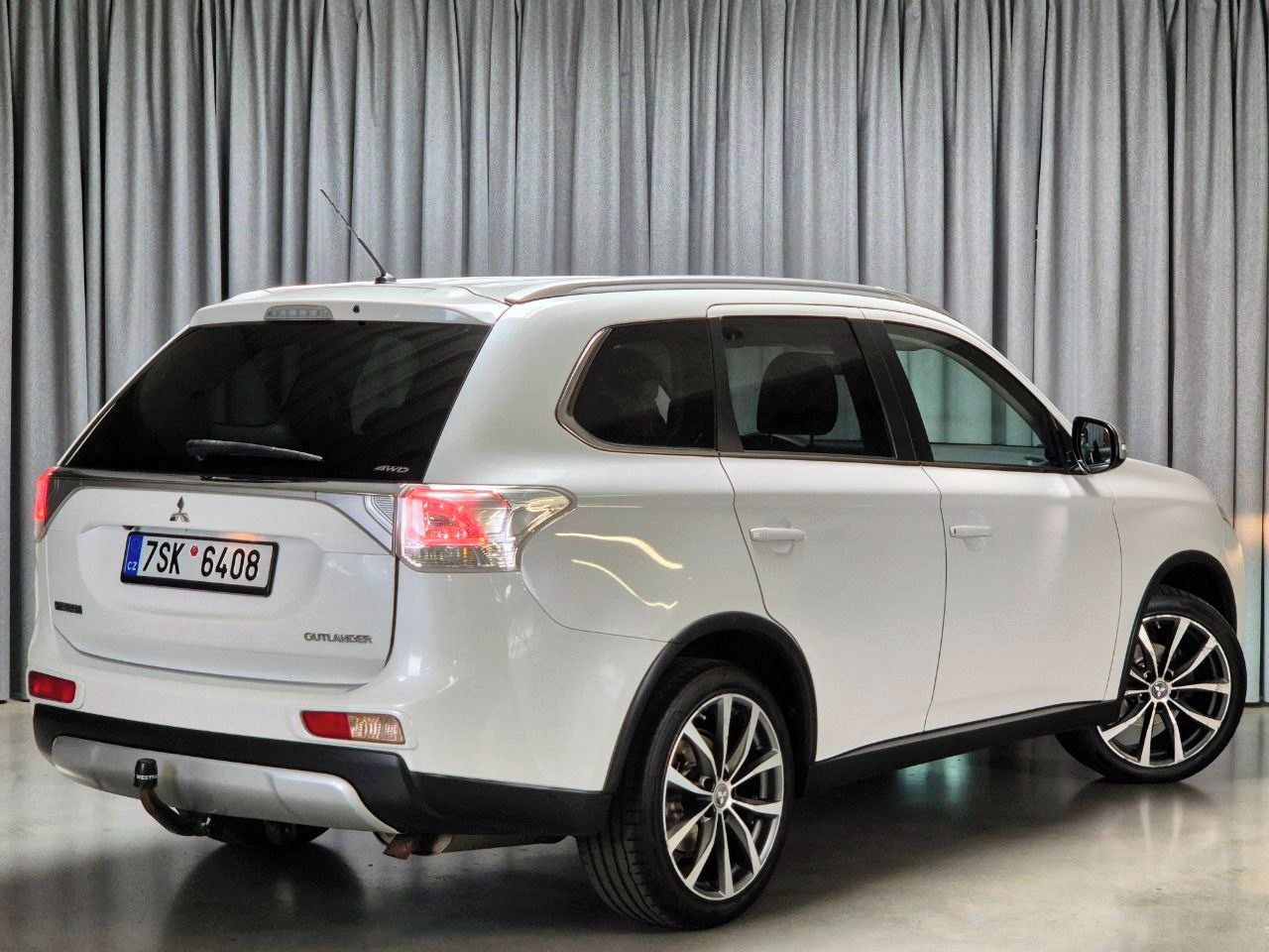 Mitsubishi Outlander, Kompletní servisní knížka - fotka 5