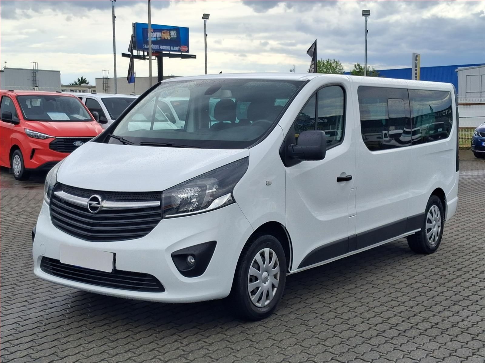 Opel Vivaro, 1.6 CDTI, Bus, 9Míst, Klima - fotka 2