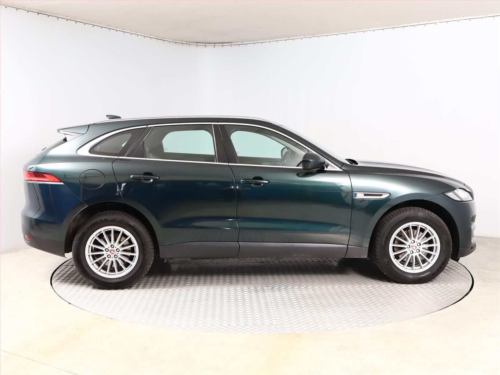 Jaguar F-Pace, 20d AWD, Automat, Serv.kniha - fotka 6