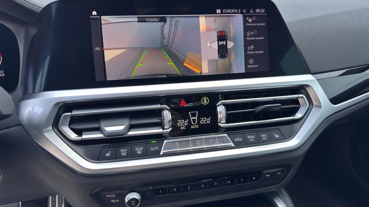 BMW Řada 4, 420d xDrive Coupe - fotka 3