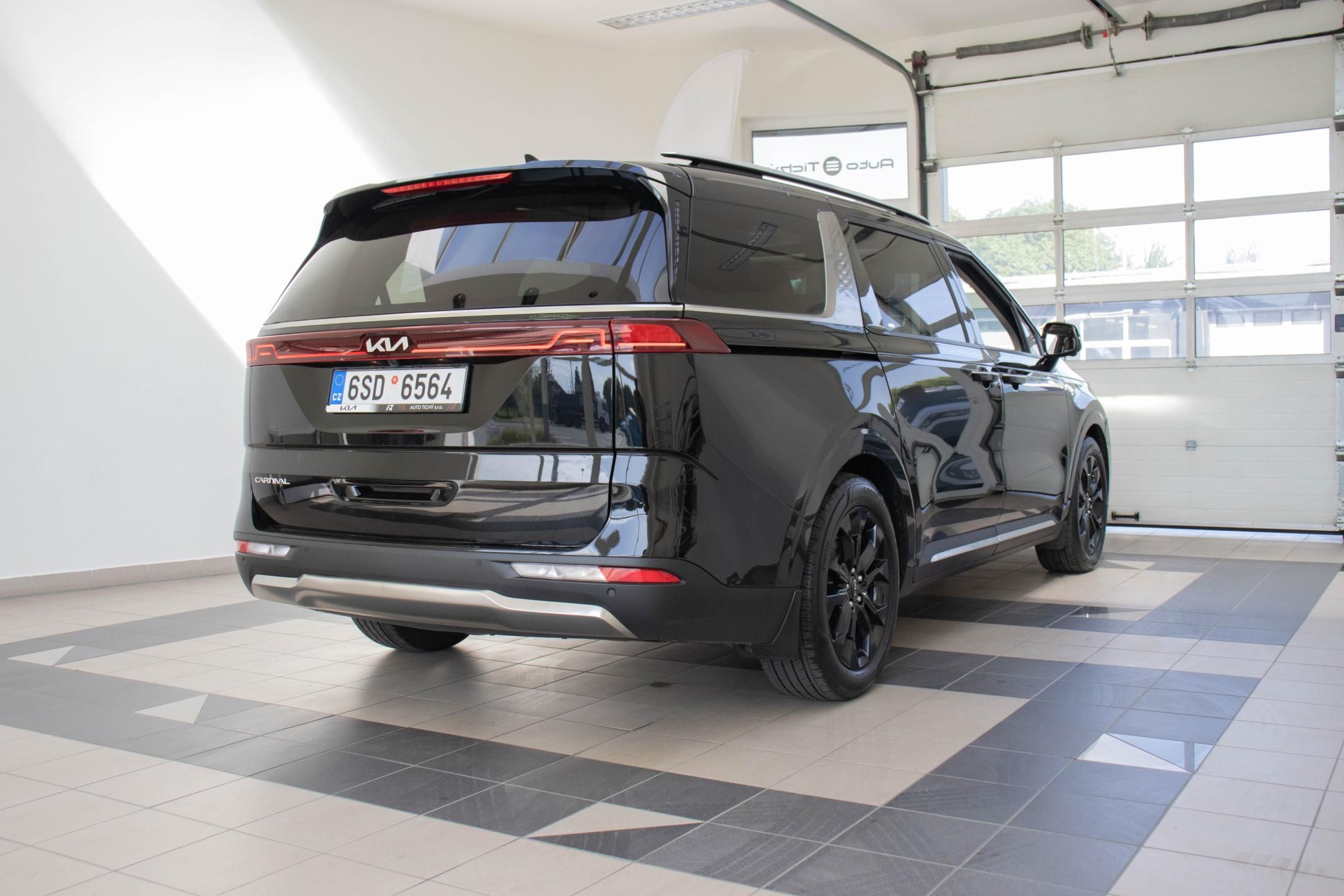 Kia Carnival, 3,5 V6 4x2 216kW 8DCT - fotka 4