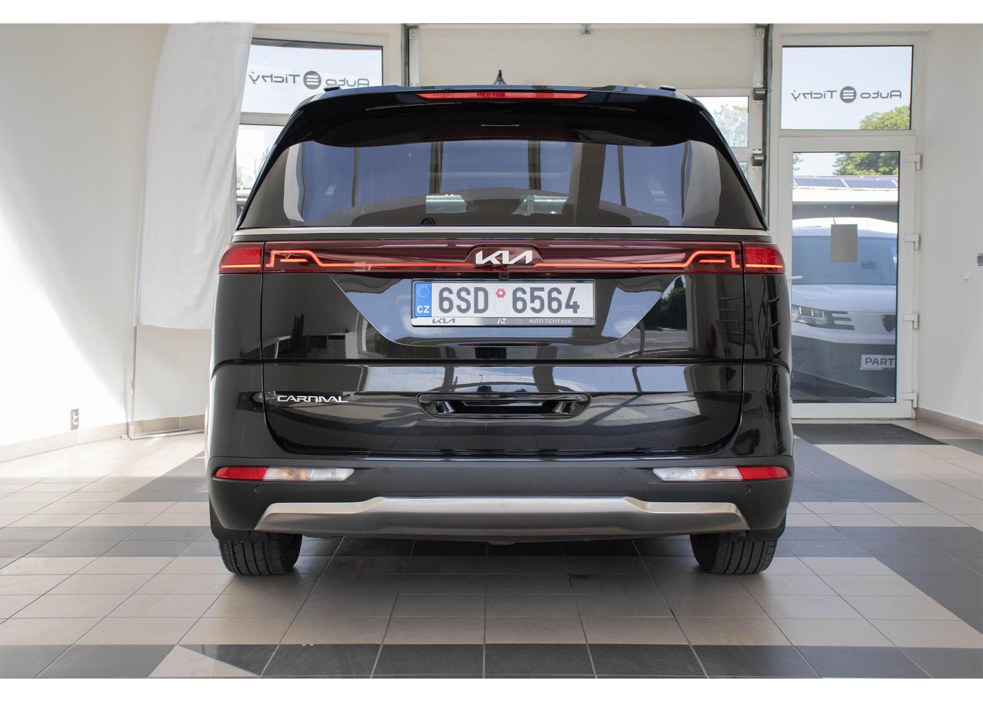 Kia Carnival, 3,5 V6 4x2 216kW 8DCT - fotka 6