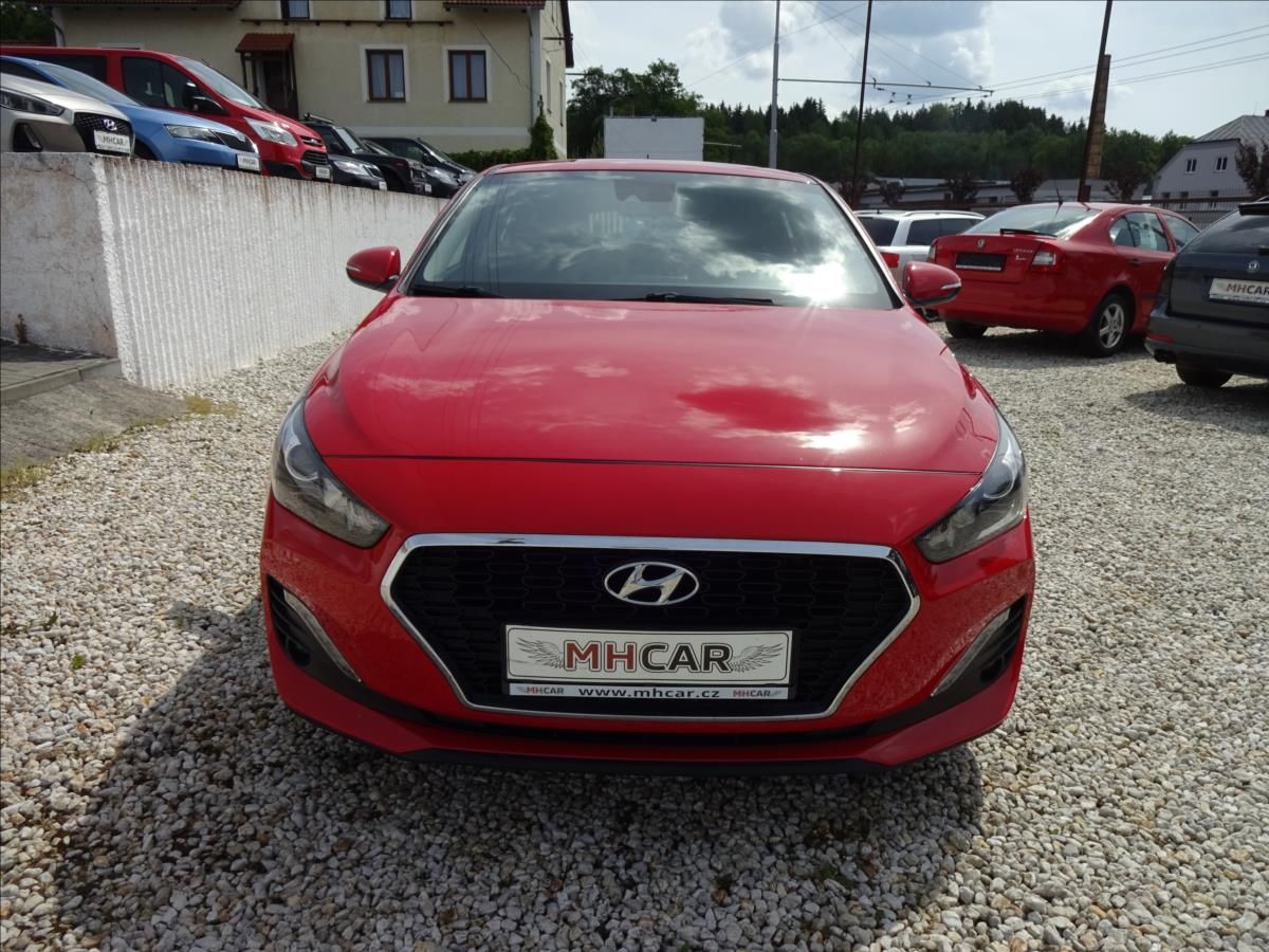 Hyundai i30, 1,4 T-GDi 103 kW Fastback - fotka 2