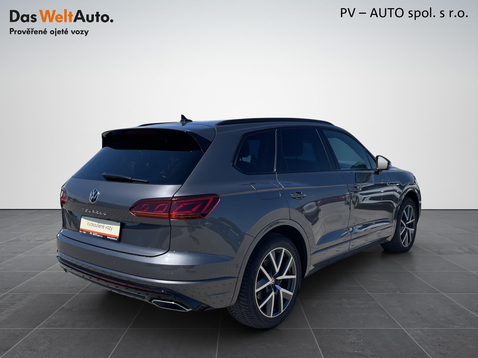 Volkswagen Touareg, R-Line 3.0 TDI 210 kW V6 4Moti - fotka 2