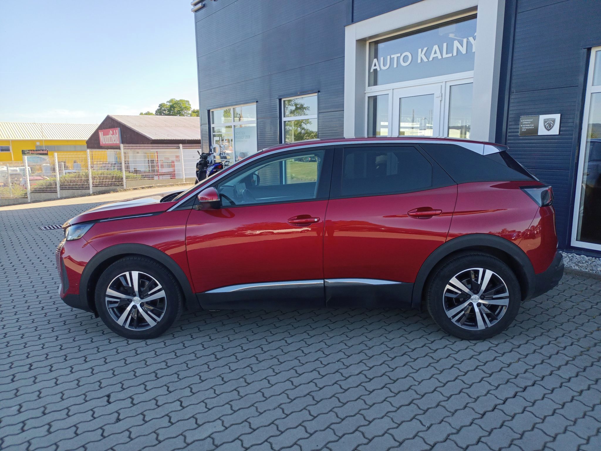 Peugeot 3008, ALLURE 1.2 - 130 EAT8 - fotka 3