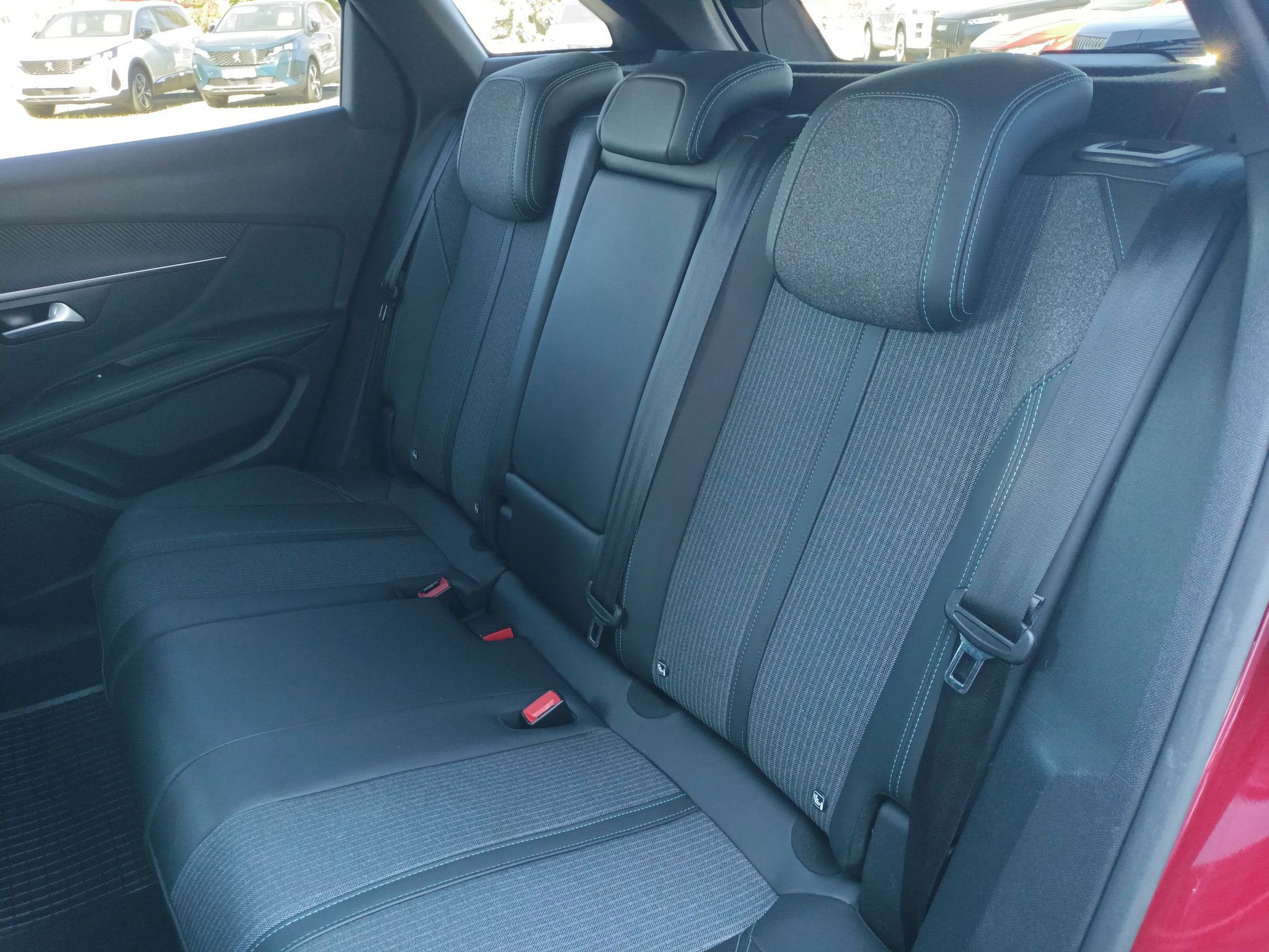 Peugeot 3008, ALLURE 1.2 - 130 EAT8 - fotka 5