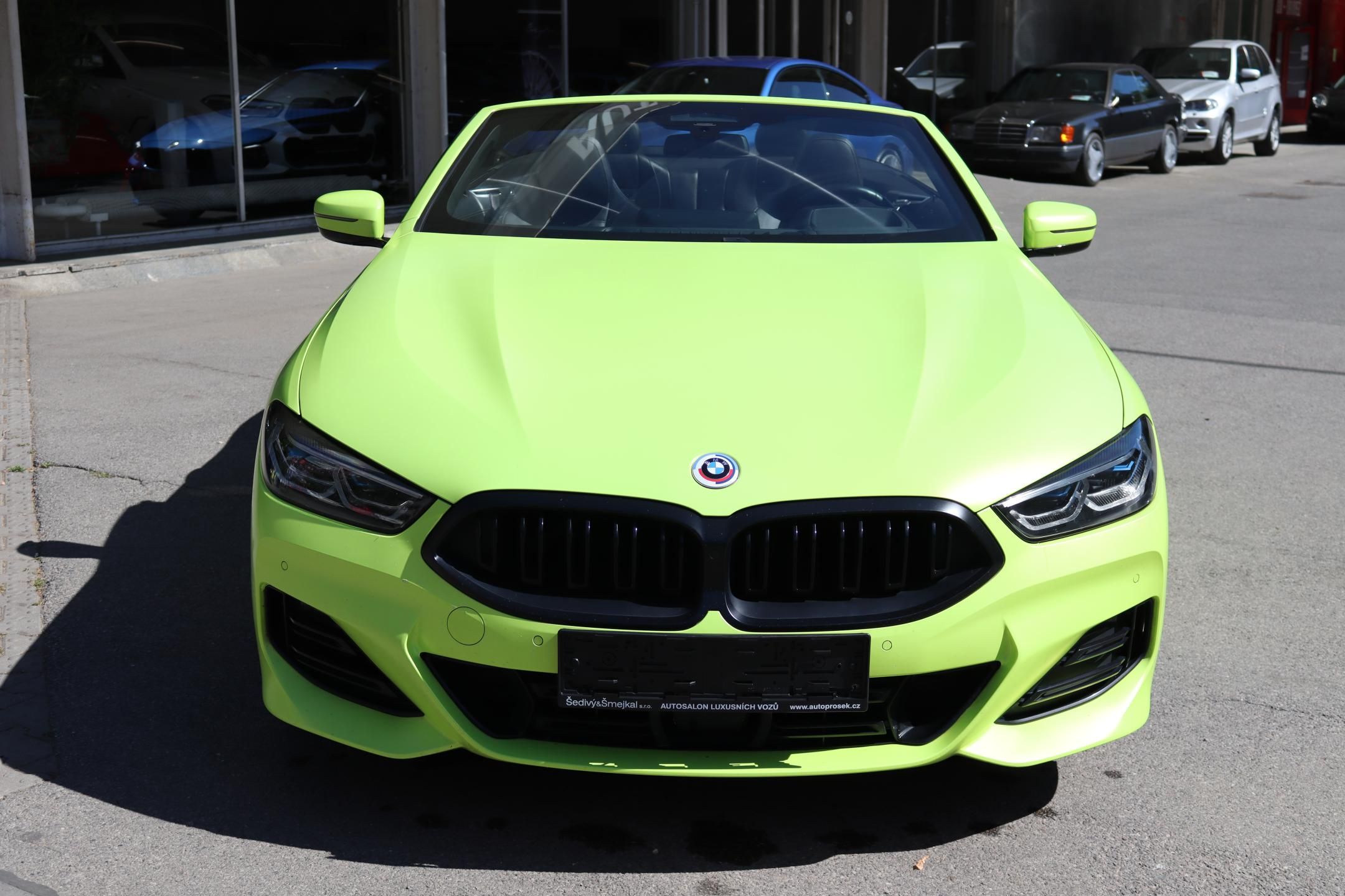 BMW Řada 8, 840i XDRIVE CABRIO M-PAKET G14 - fotka 2