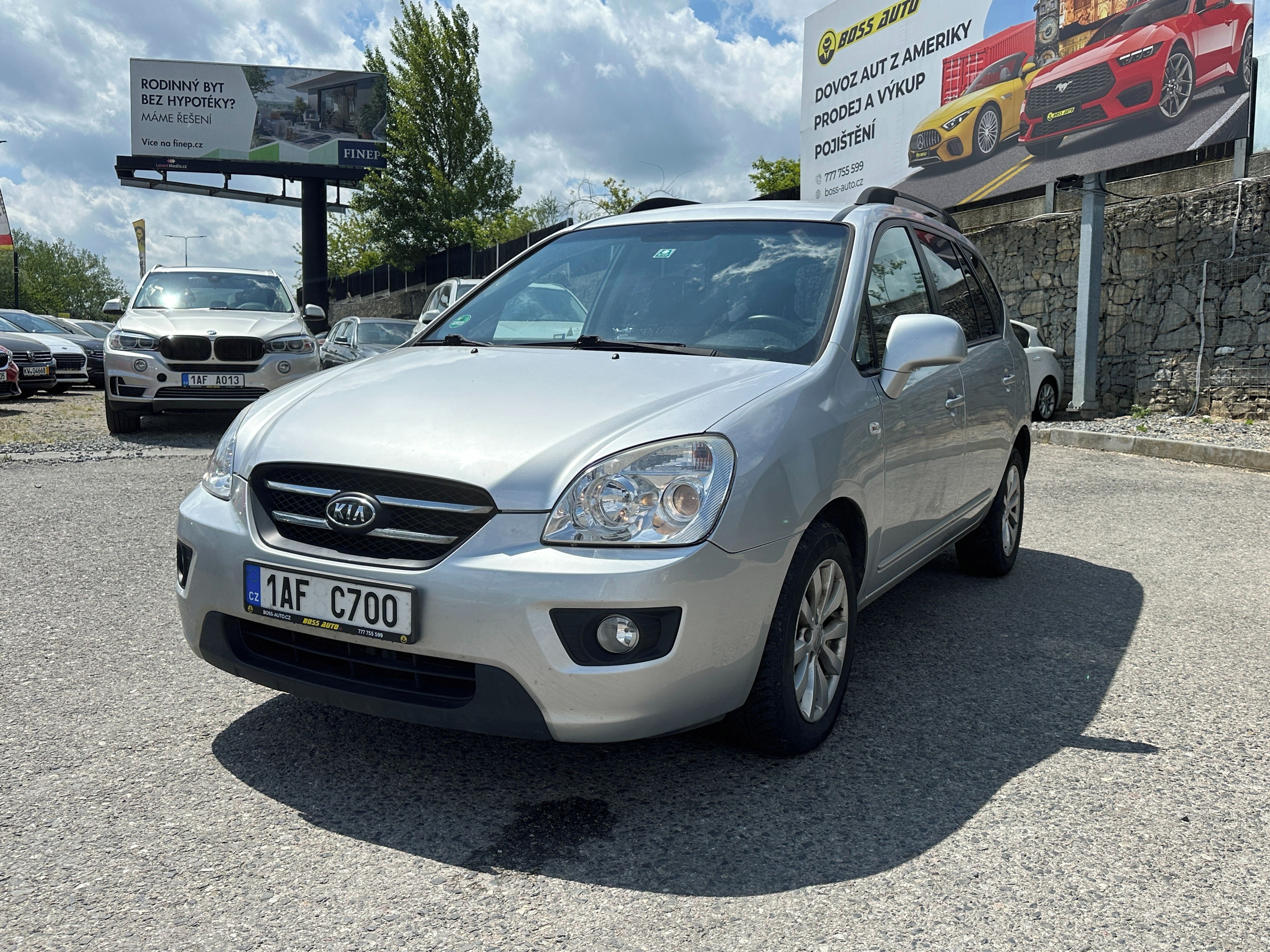 Kia Carens, Kia Carens 2010 - fotka 4