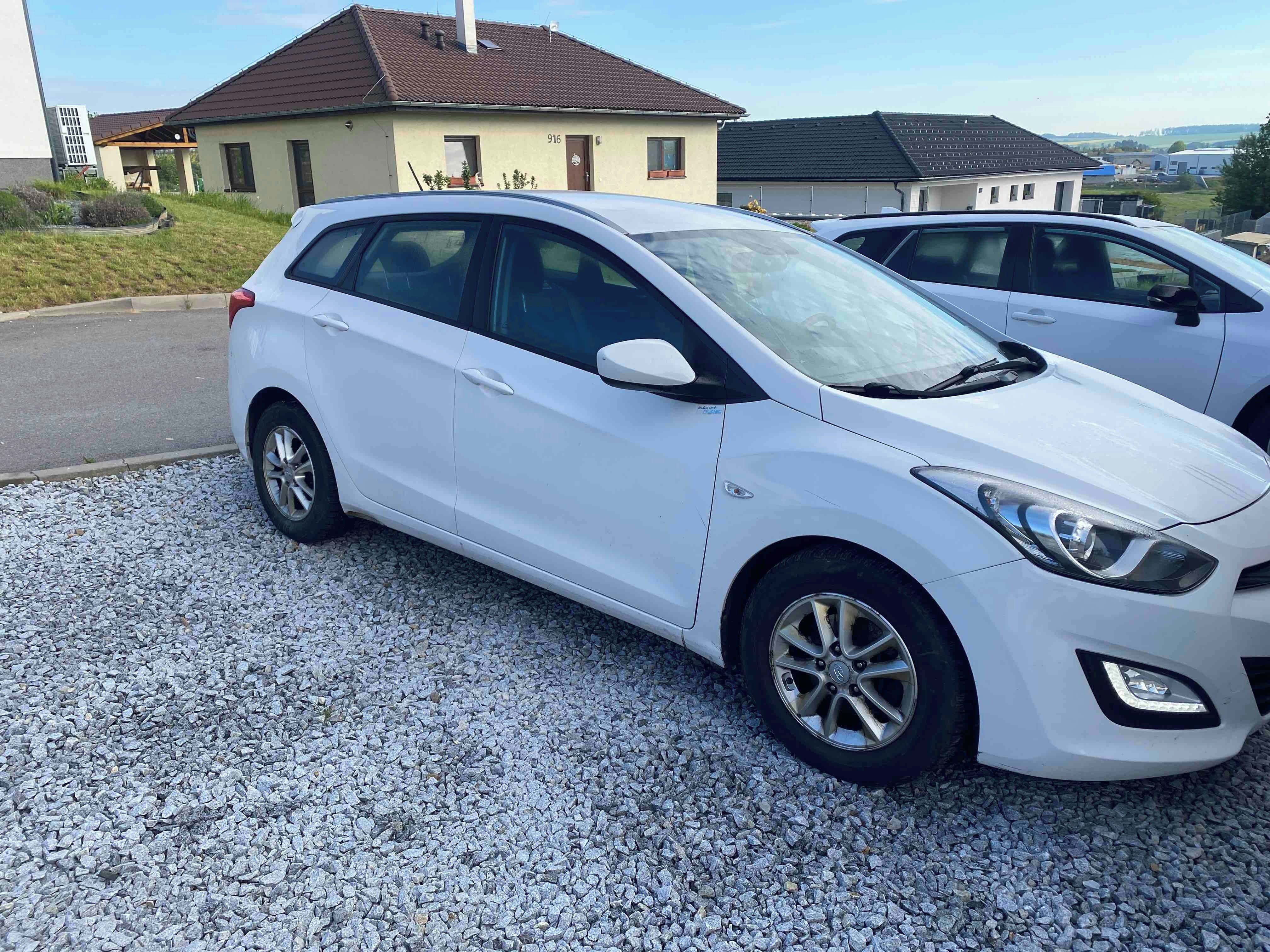 Hyundai i30, Hyundai i30 kombi 2015 1.6 88k - fotka 3