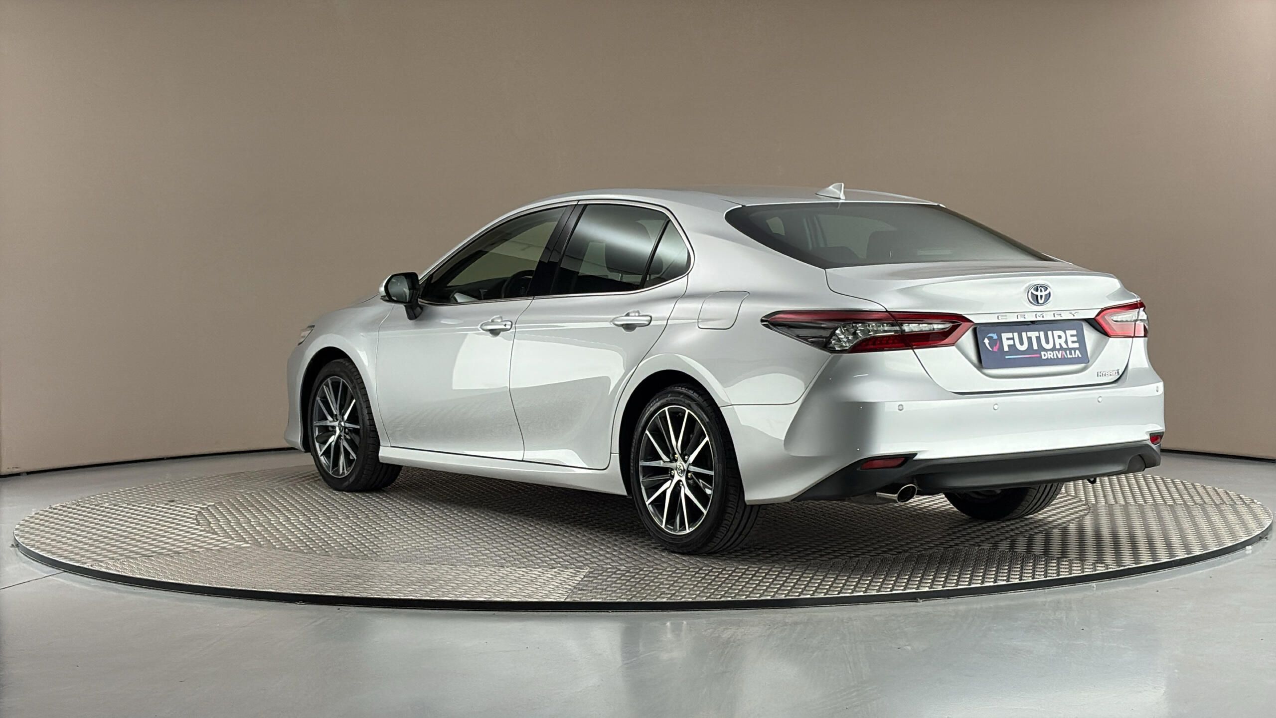 Toyota Camry, 2.5 Hybrid AUT Executive - fotka 2