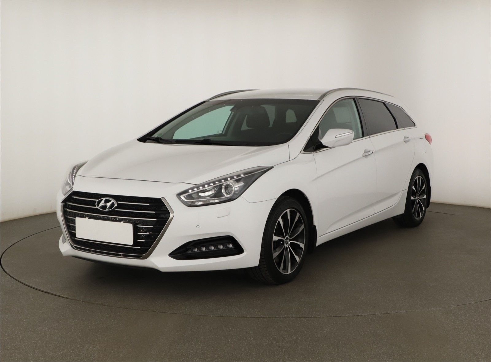 Hyundai i40, 1.7 CRDi, ČR,1.maj, Serv.kniha - fotka 2
