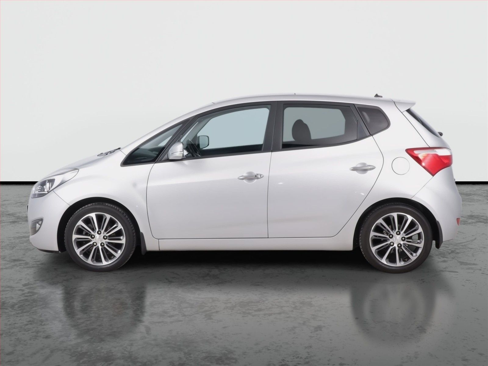 Hyundai ix20, 1.6 CVVT, Navi - fotka 3