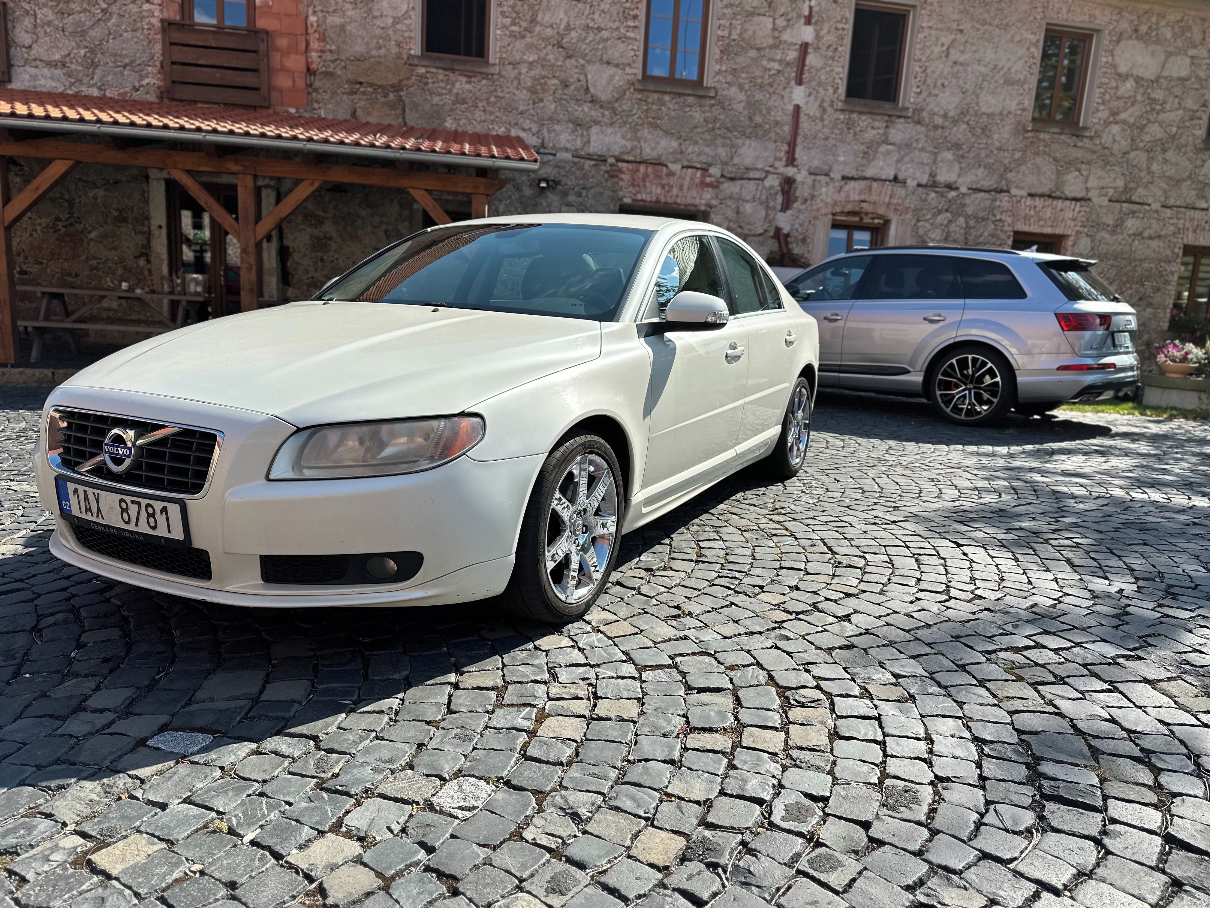 Volvo S80, 2.4 5D - fotka 4