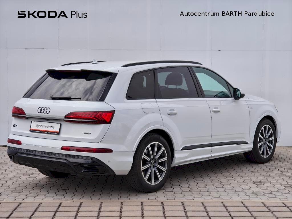 Audi Q7, Sline 50 / 3,0 TDI / 210 kW / - fotka 2
