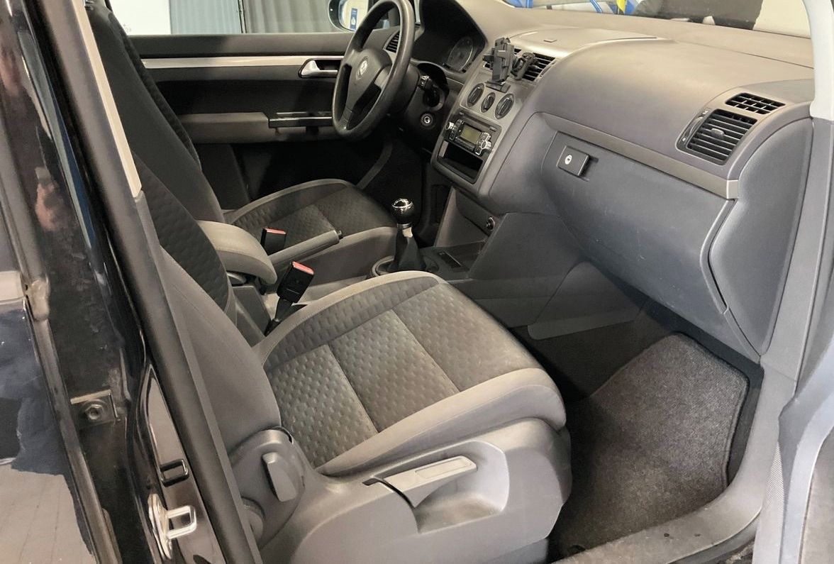 Volkswagen Touran, 1.6Mpi 75KW 7-MÍST 158tkm 2009 - fotka 3