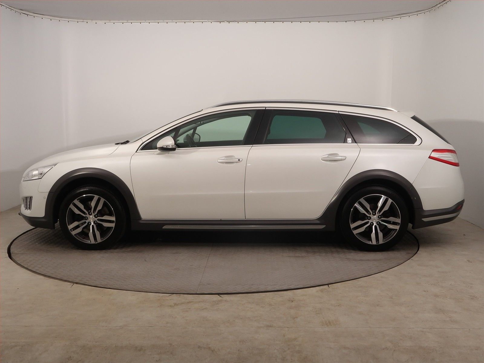 Peugeot 508, HYbrid4, 4X4, Automat - fotka 3