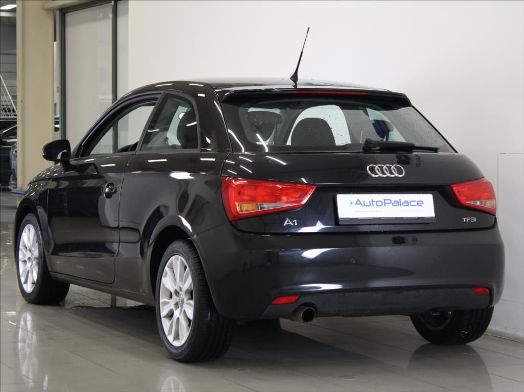 Audi A1, 1,2 TSI 63kW Navi Sport 134tkm - fotka 3
