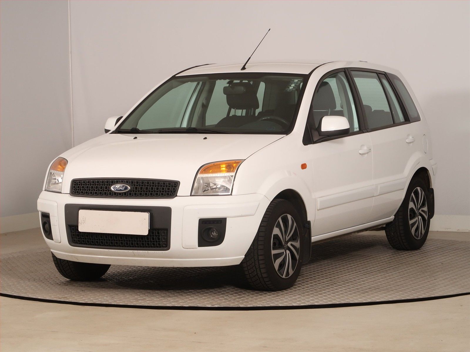 Ford Fusion, 1.4, Tažné, slušný stav - fotka 2