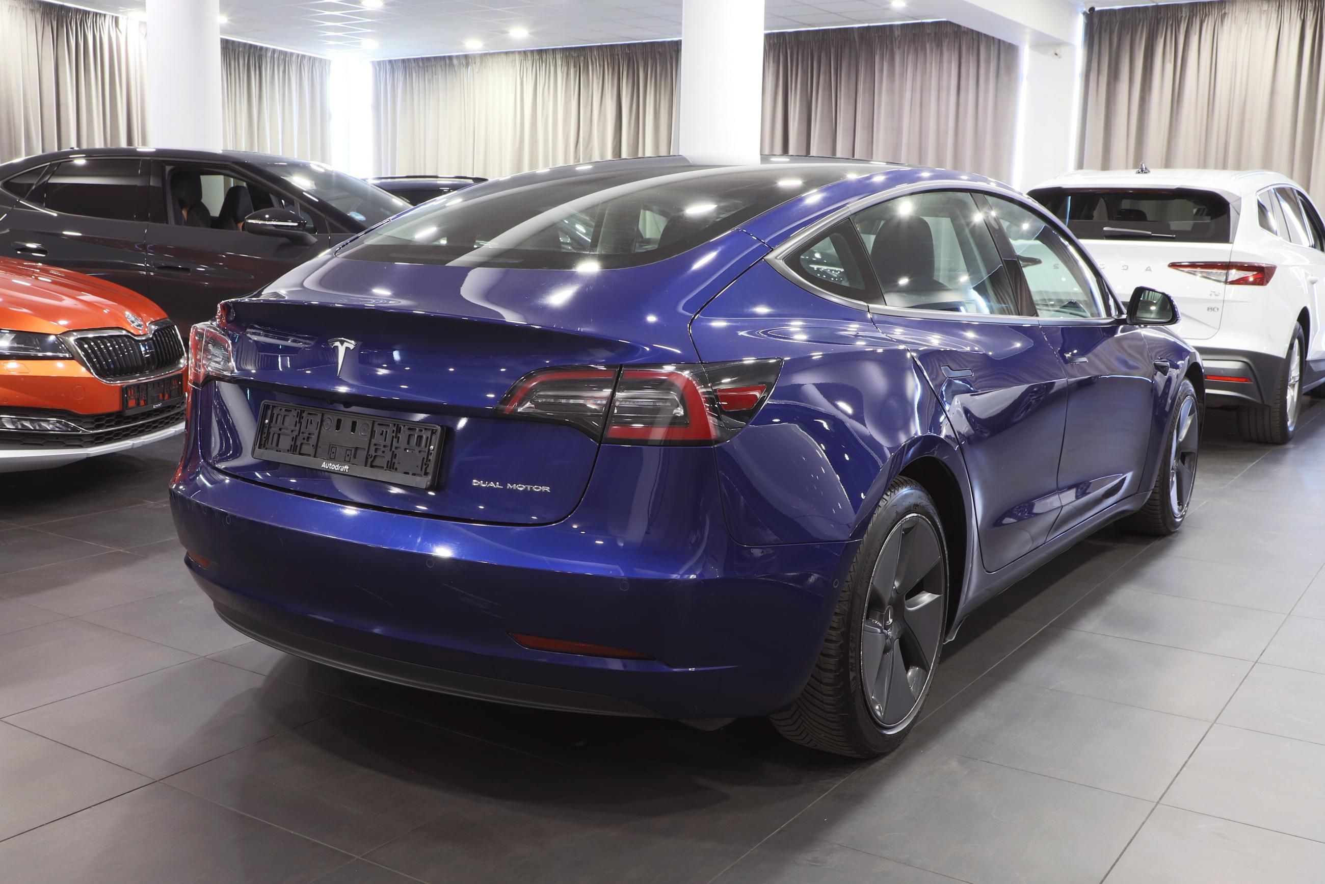 Tesla Model 3, 350kW S 4x4 Long Range - fotka 4