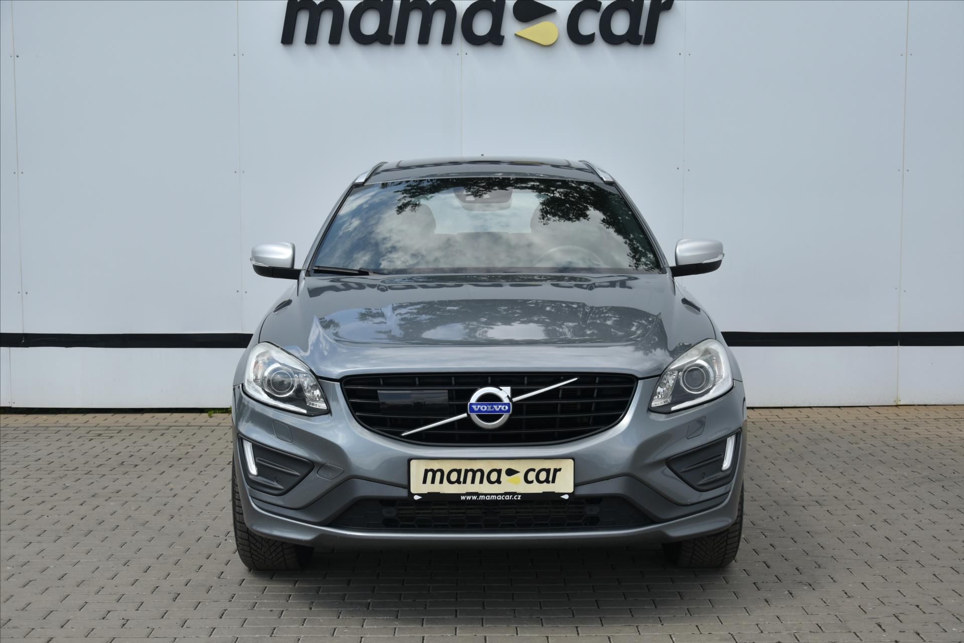 Volvo XC60, 2.0 T6 225kW AWD R-DESIGN ČR - fotka 3
