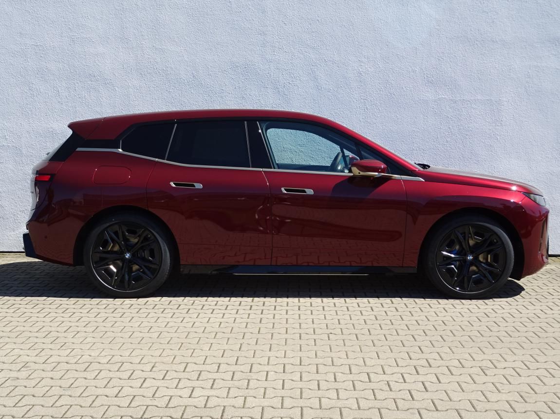 BMW iX, xDrive45 - fotka 5