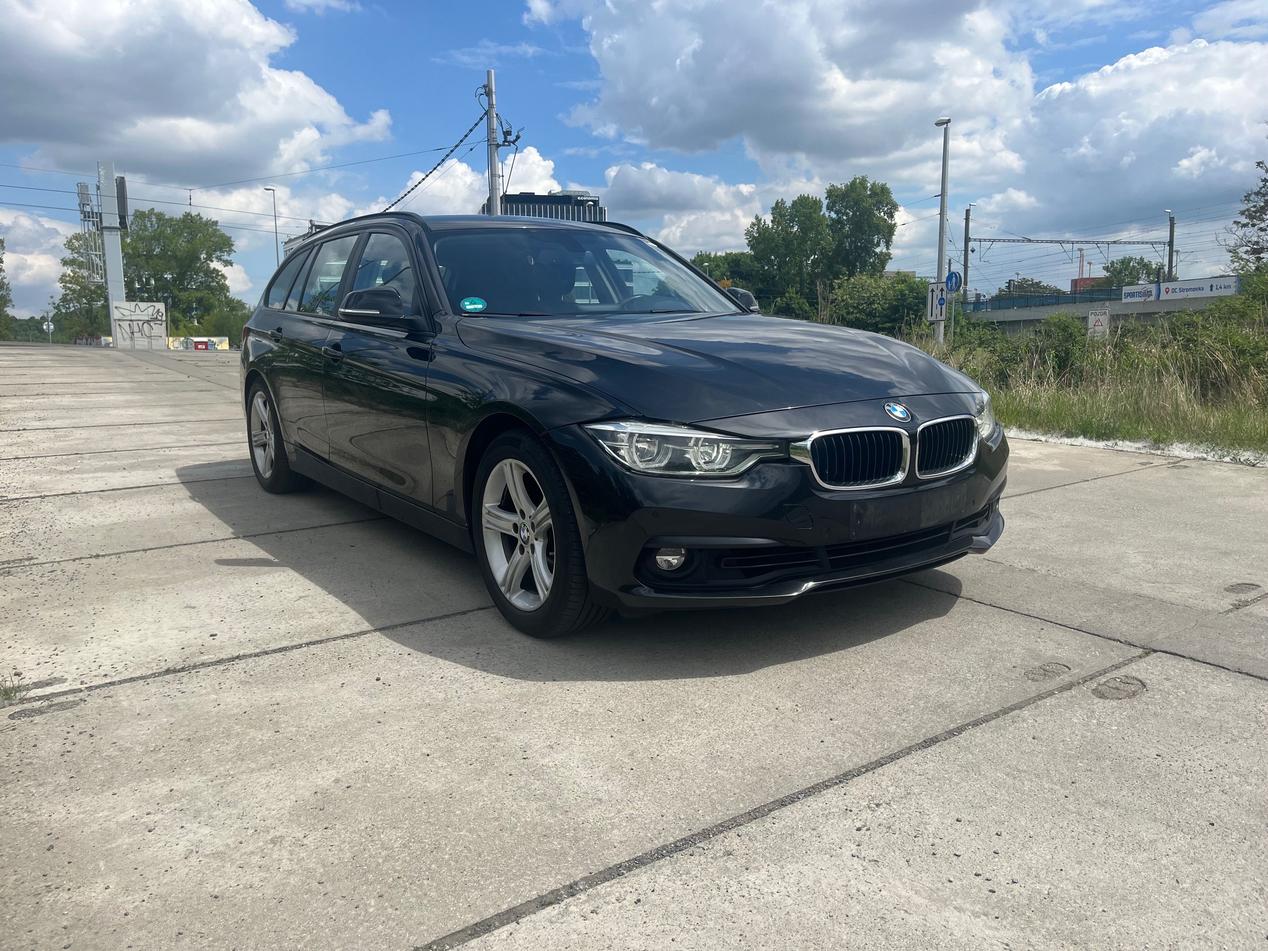 BMW Řada 3, 320i Advantage * tažné - fotka 3