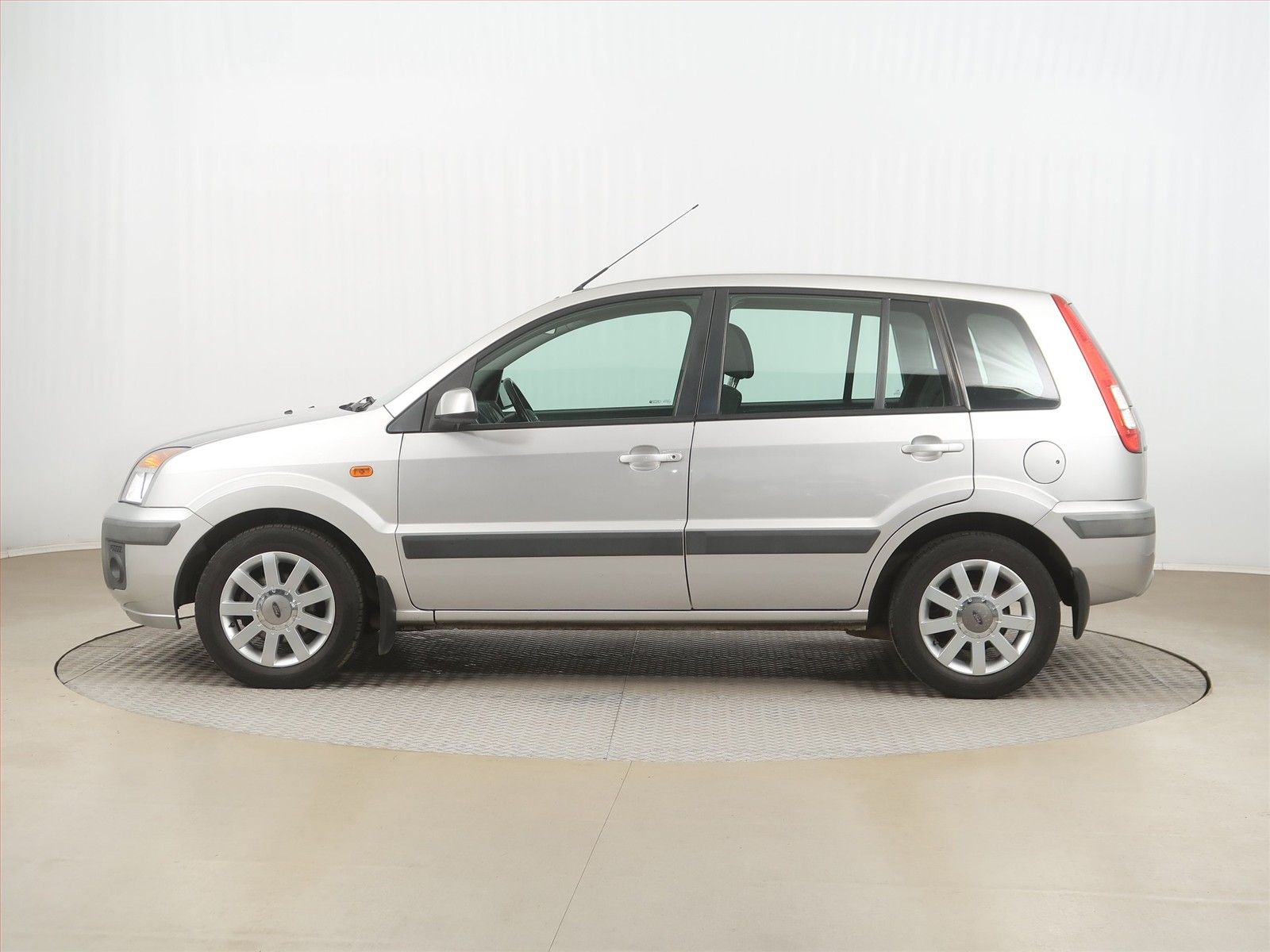 Ford Fusion, 1.4, Automatická klima - fotka 3